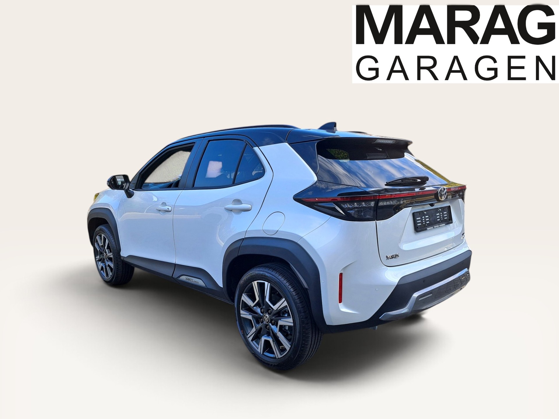 TOYOTA Yaris Cross 1.5 Premium AWDi e-CVT-image-8