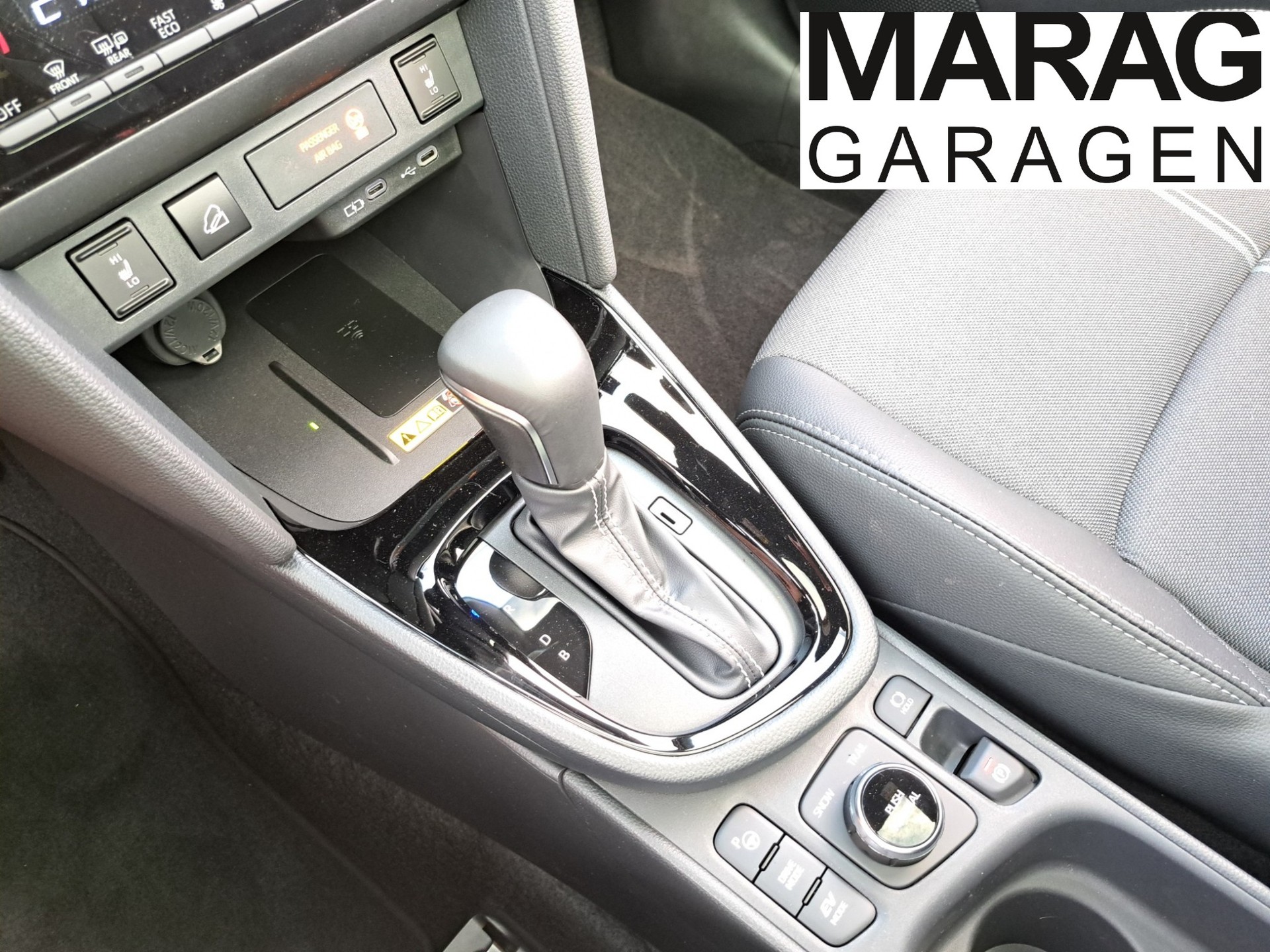 TOYOTA Yaris Cross 1.5 Premium AWDi e-CVT-image-12
