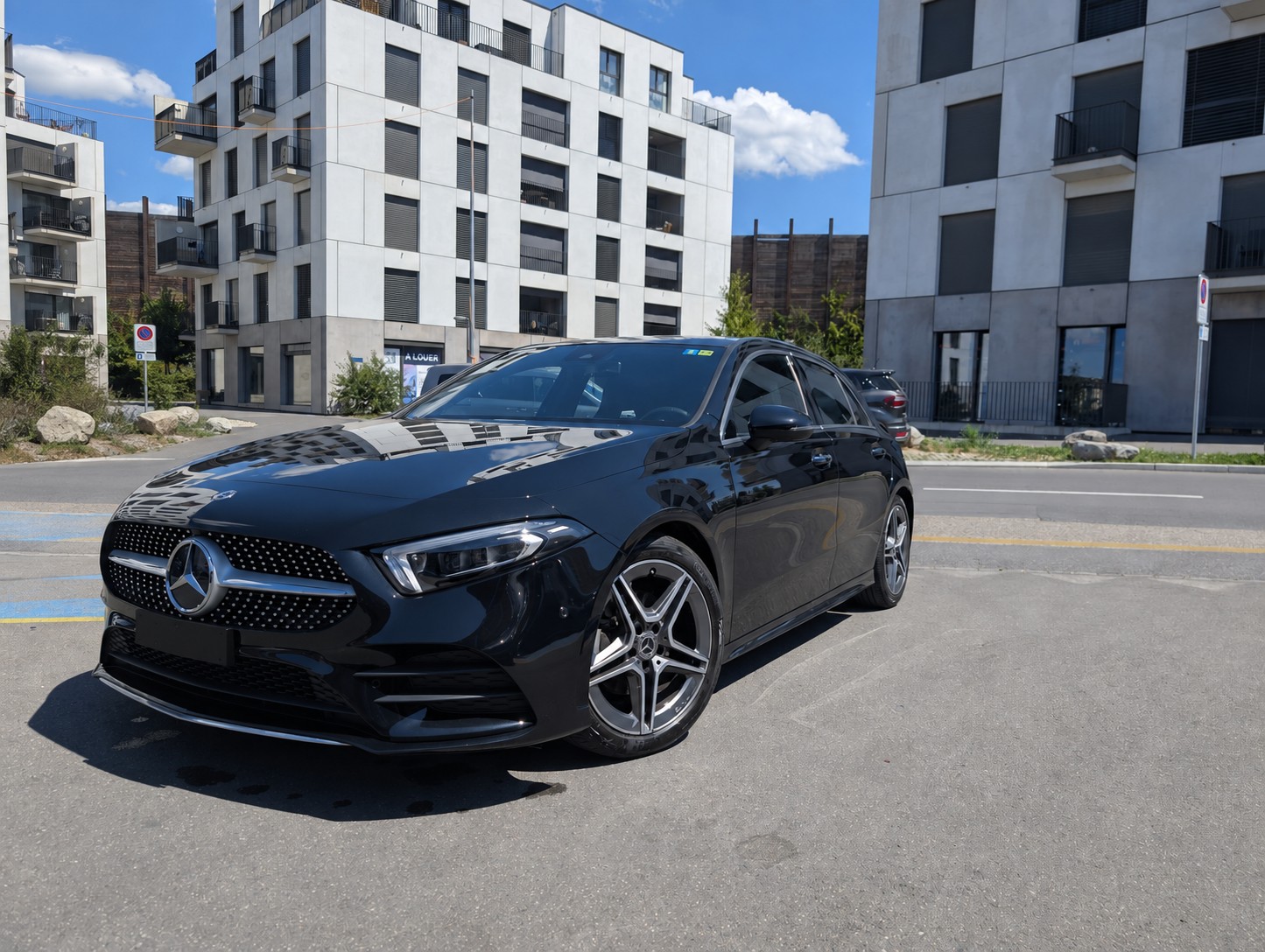 MERCEDES-BENZ A 200 AMG Line-image-0