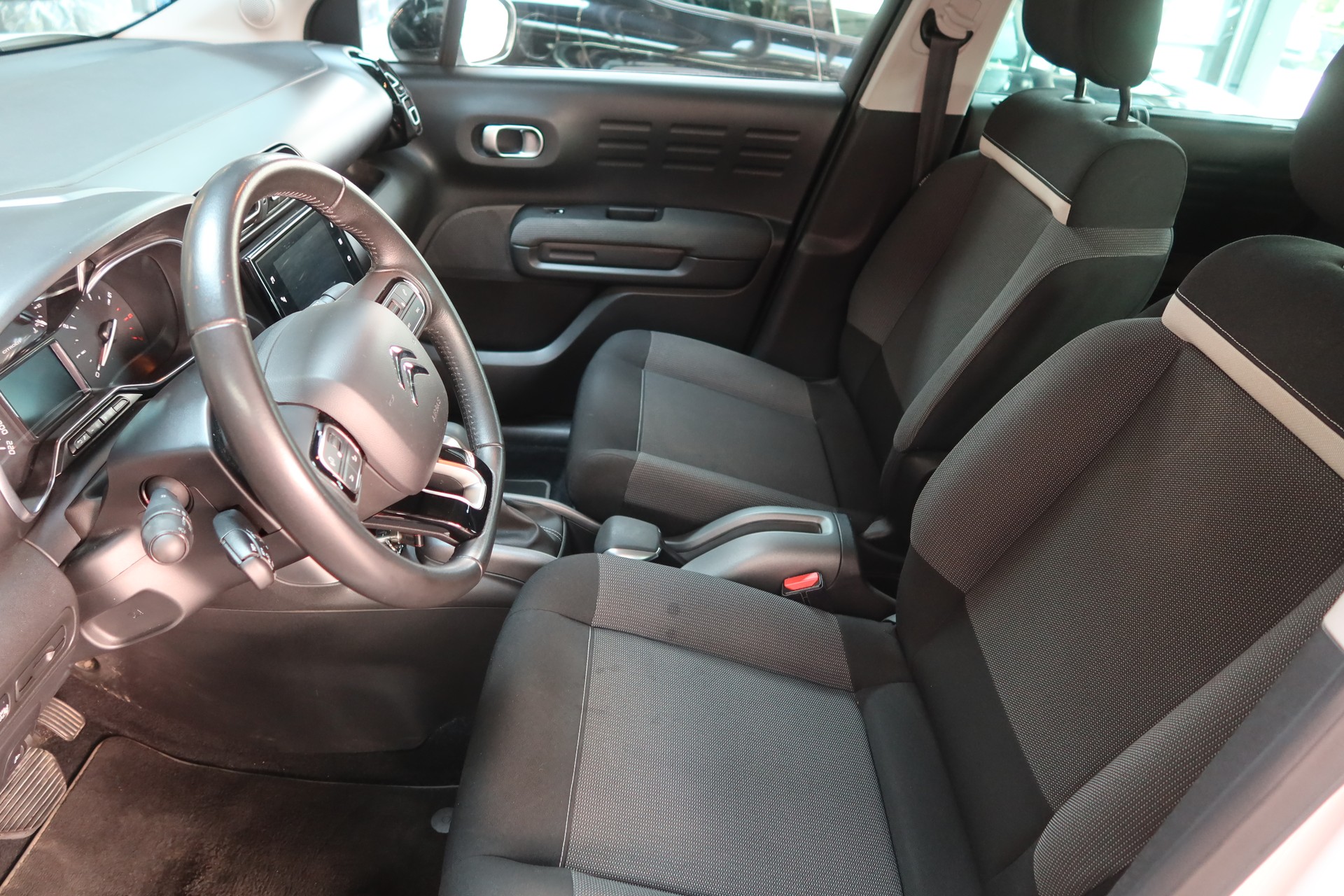 CITROEN C3 Aircross 1.5 HDi Shi P-image-5