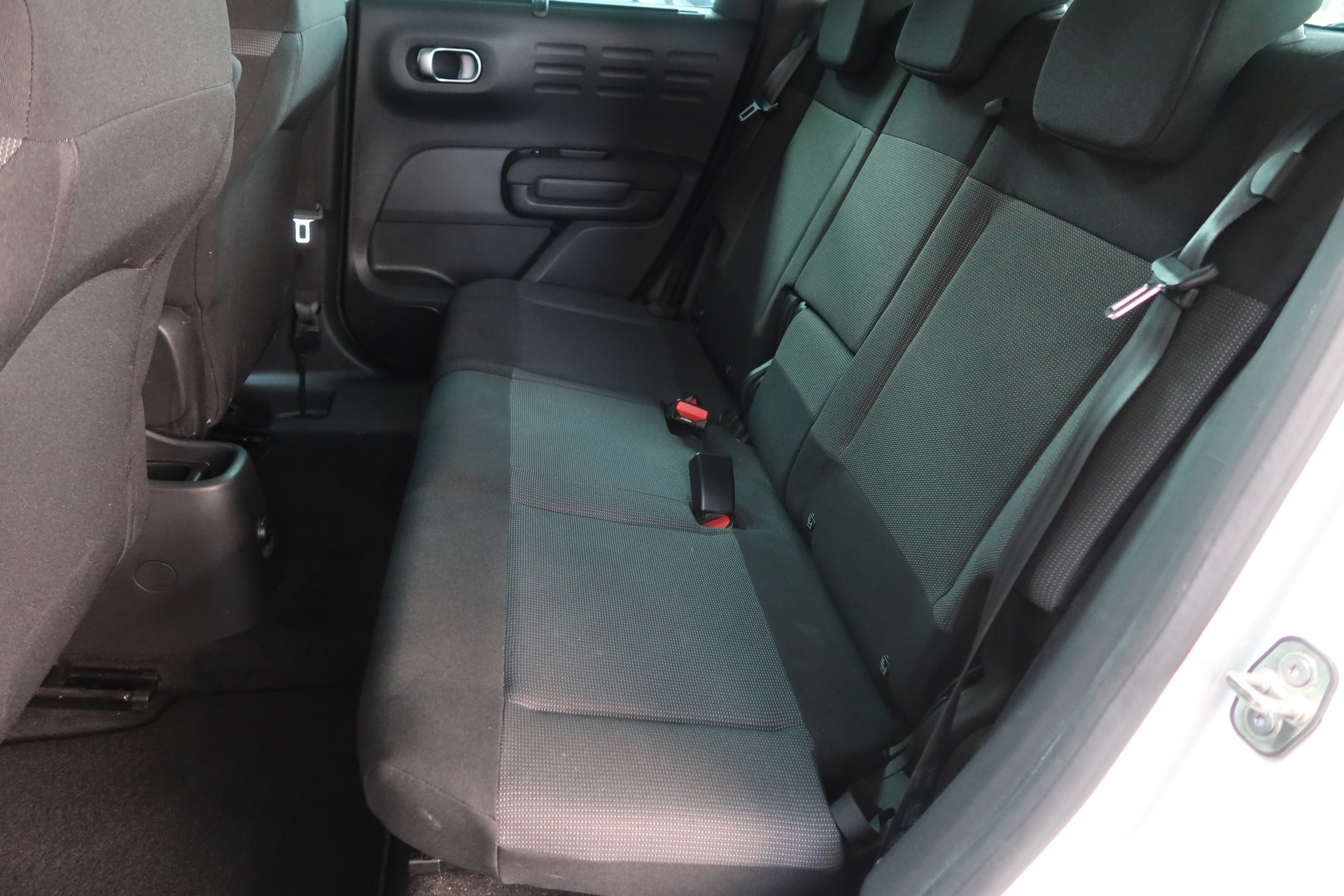 CITROEN C3 Aircross 1.5 HDi Shi P-image-6