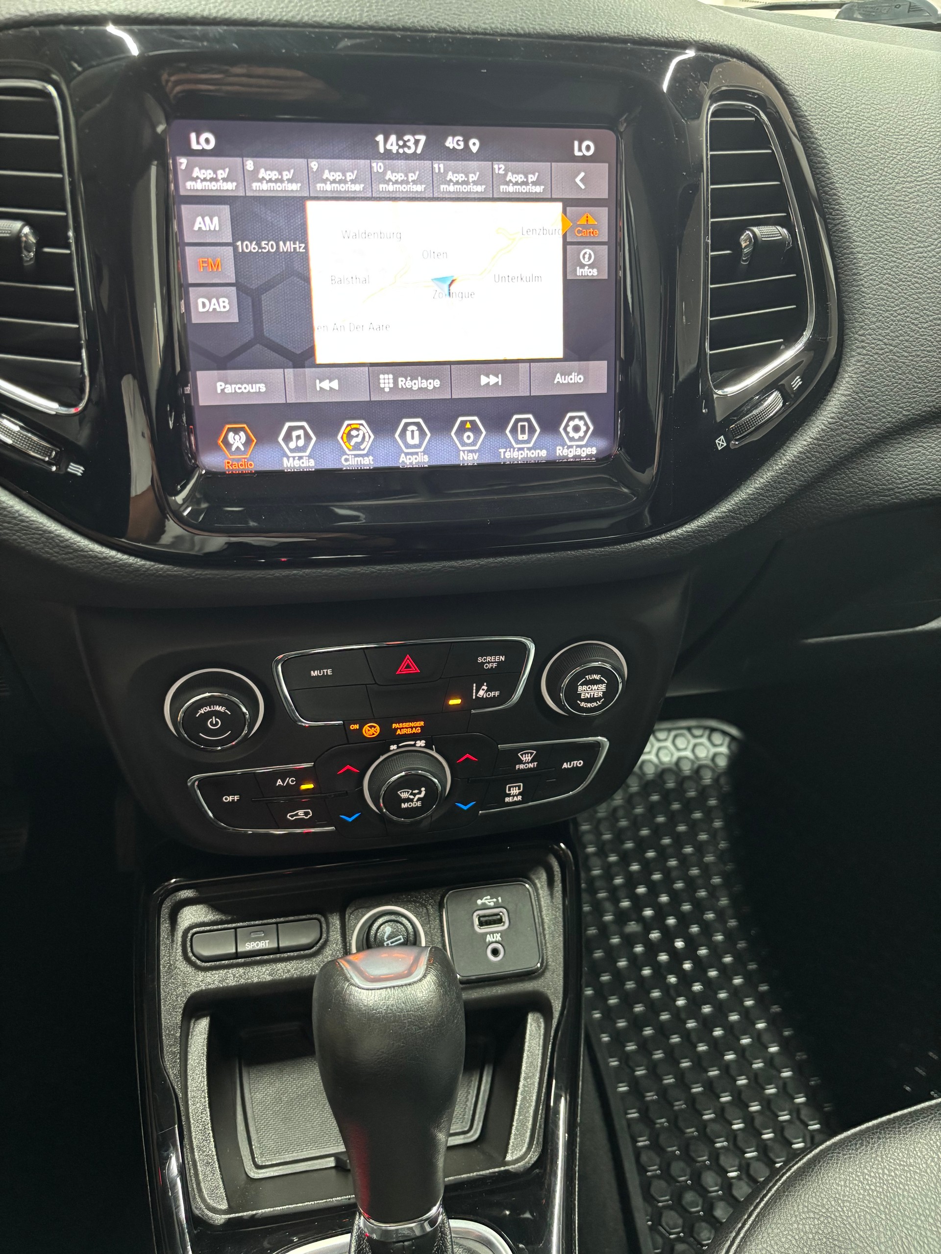 JEEP Compass 4x2 1.3 Turbo Night Eagle DKG-image-10