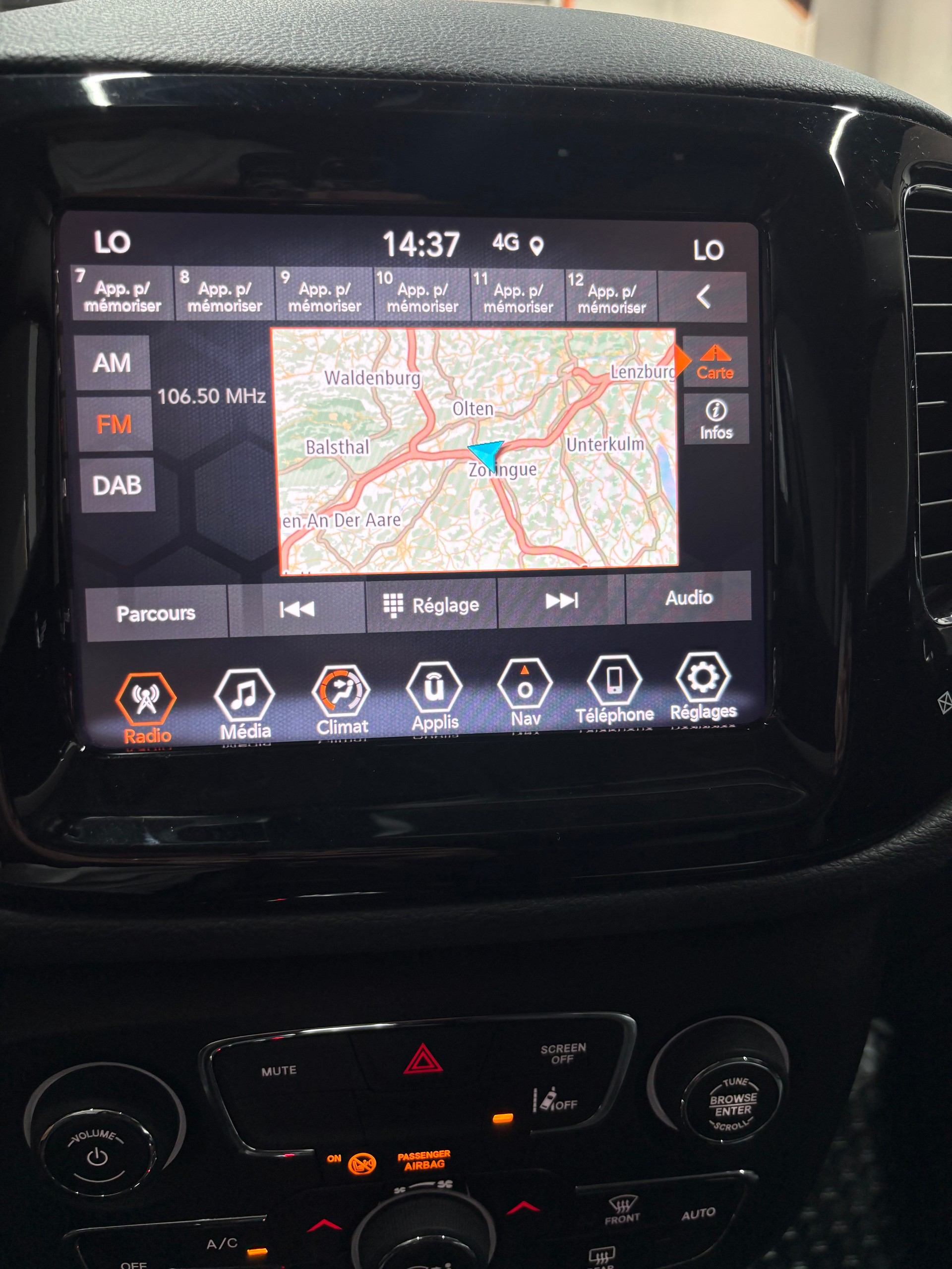 JEEP Compass 4x2 1.3 Turbo Night Eagle DKG-image-11