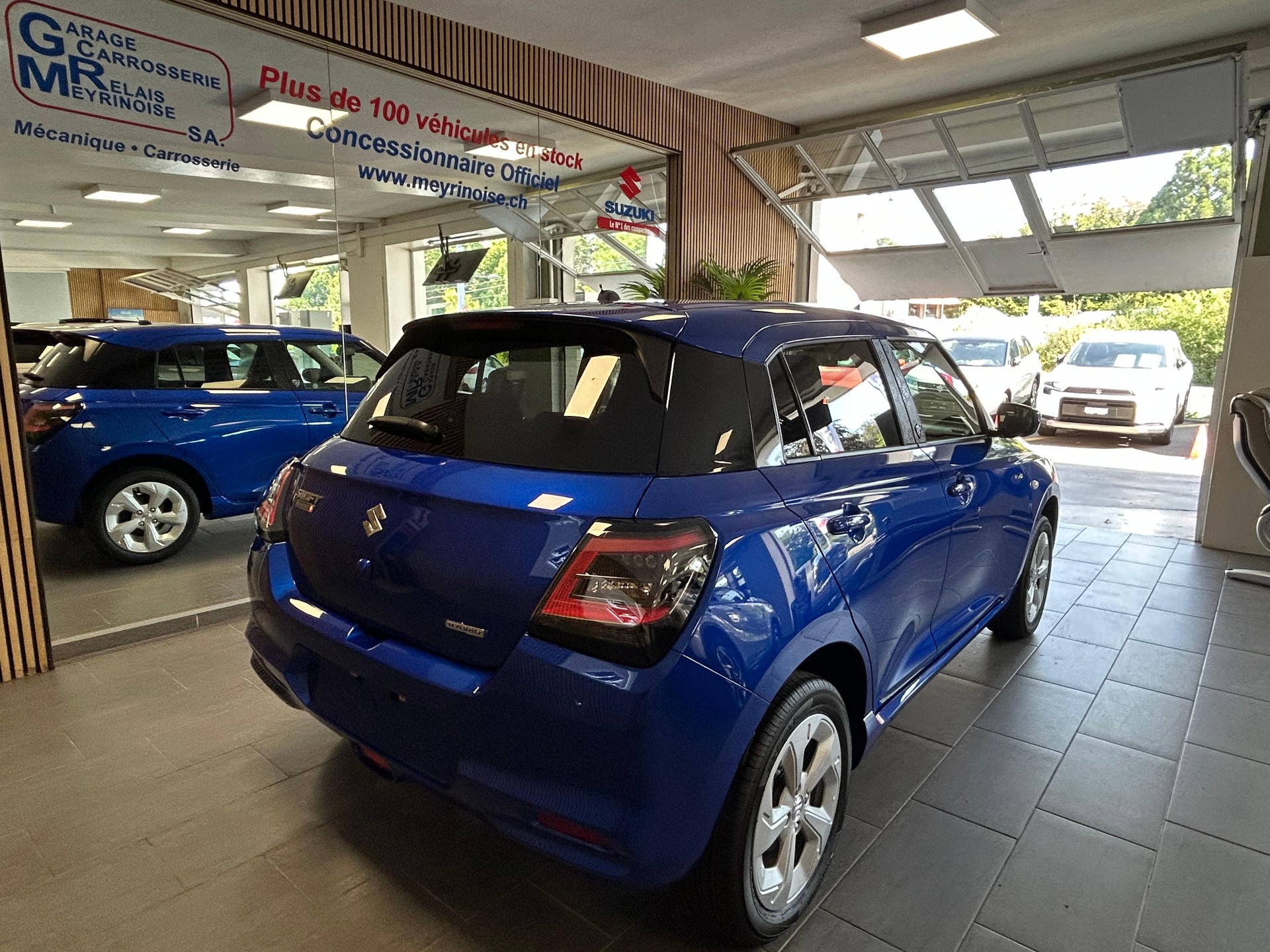 SUZUKI Swift 1.2 Piz Sulai Hybrid 4x4 4 ROUES HIVER OFFERT-image-6