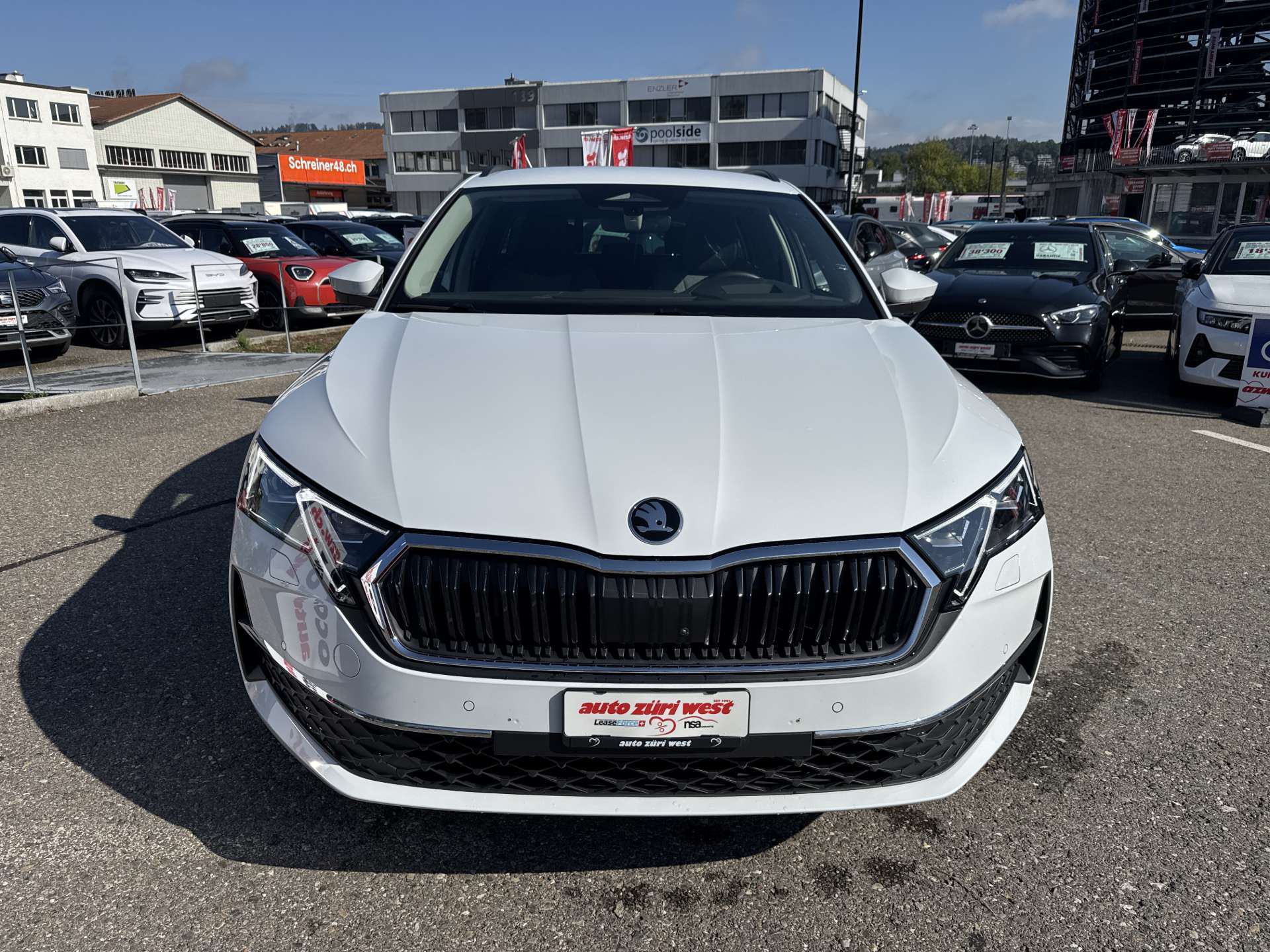 SKODA Octavia Combi 2.0 TDi Selection DSG-Automat-image-13