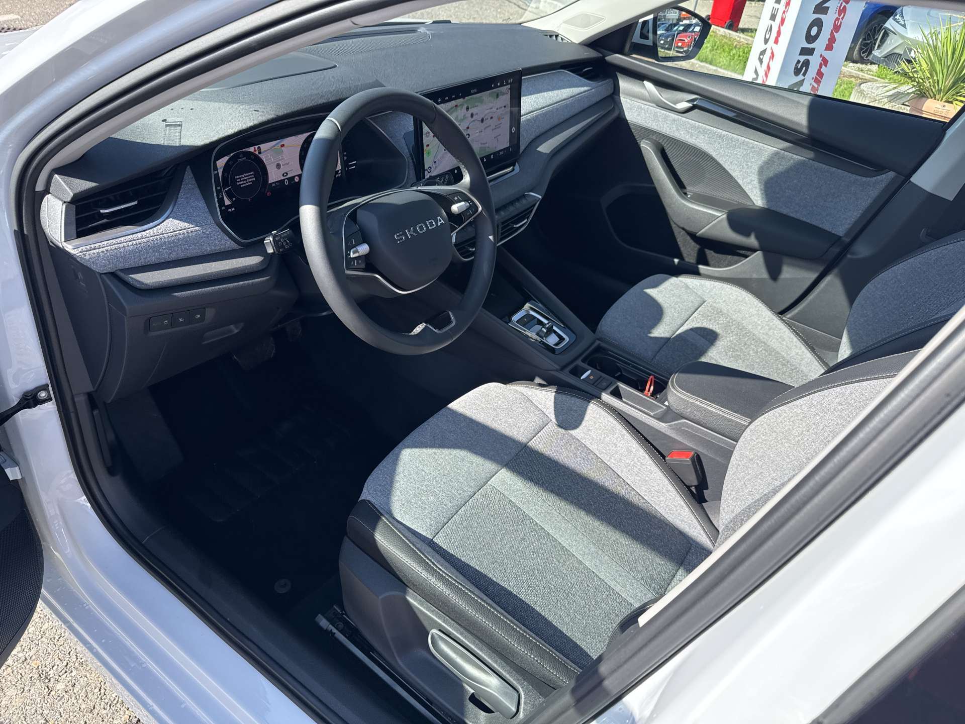 SKODA Octavia Combi 2.0 TDi Selection DSG-Automat-image-5