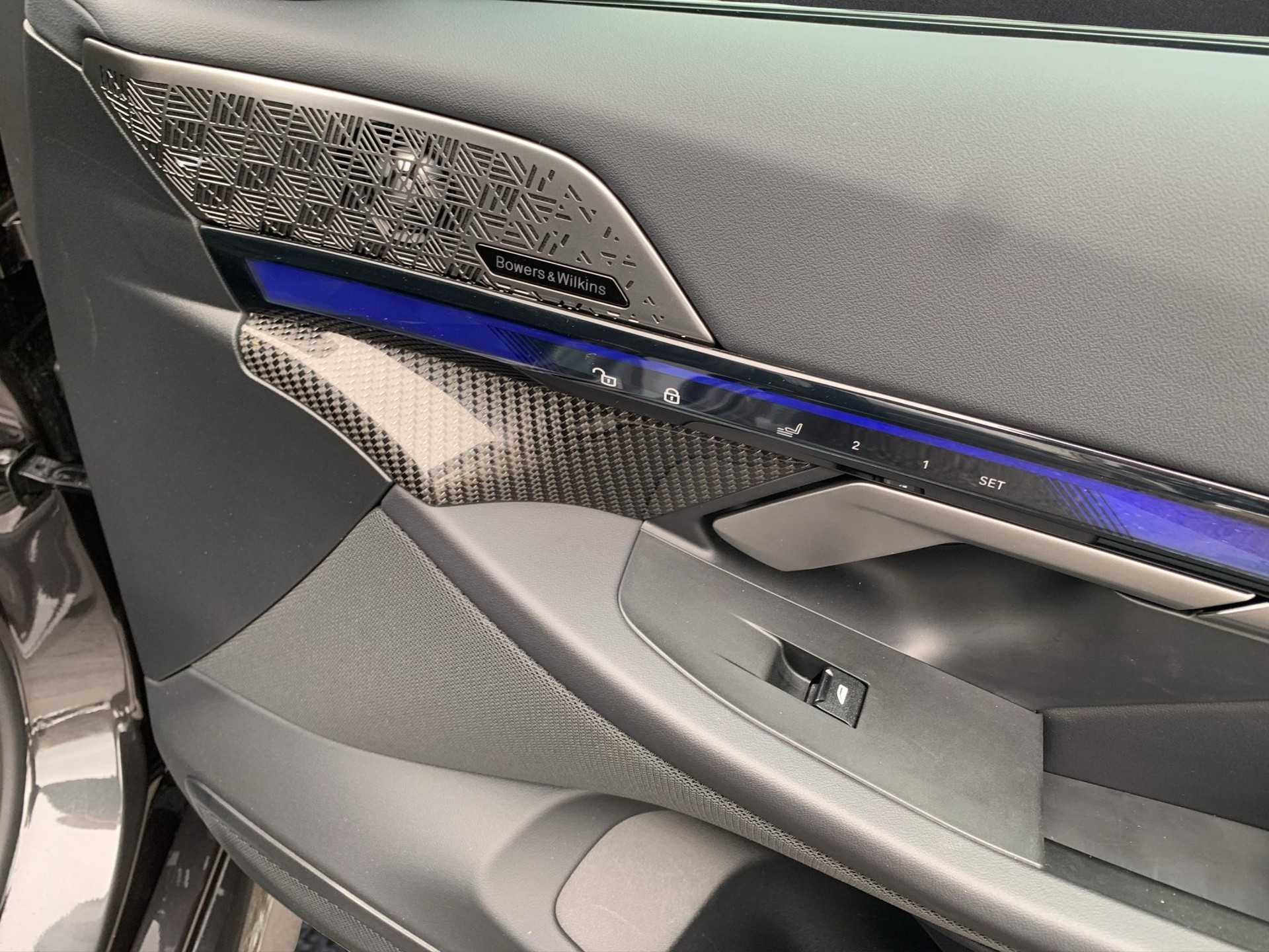 BMW M5 xDrive Touring-image-15