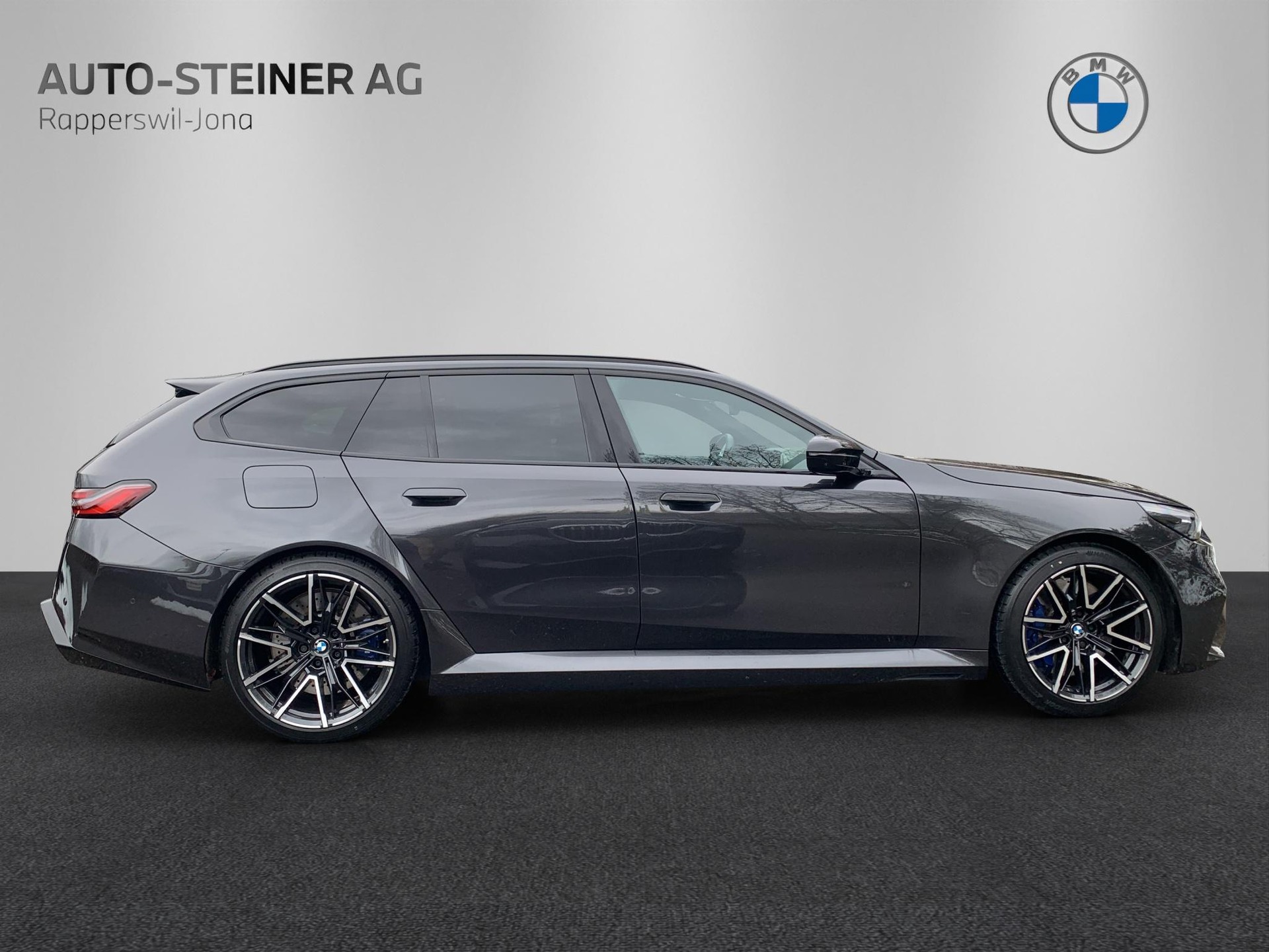 BMW M5 xDrive Touring-image-5