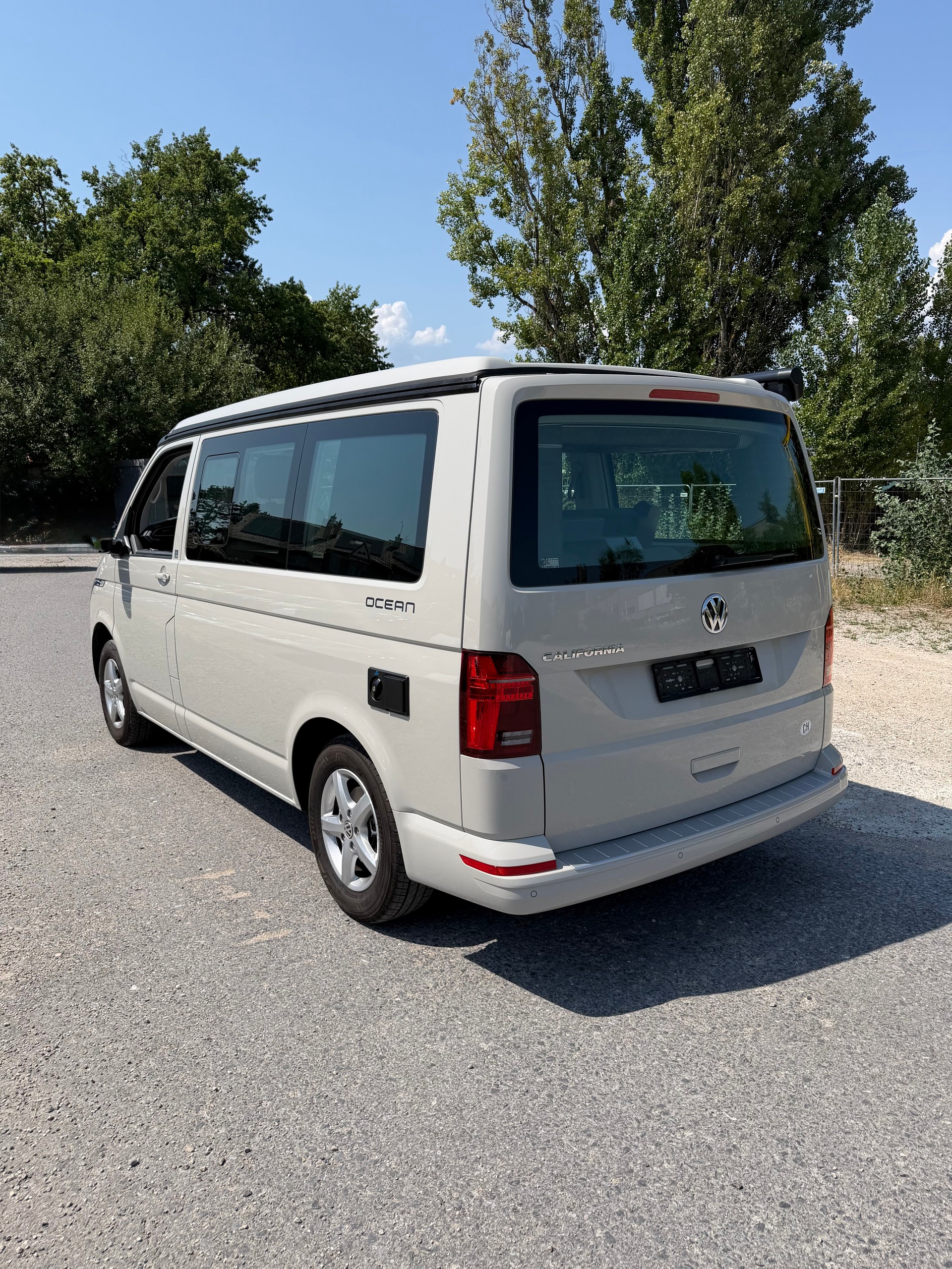 VW T6.1 California 2.0 TDI Ocean Edition Liberty DSG-image-3