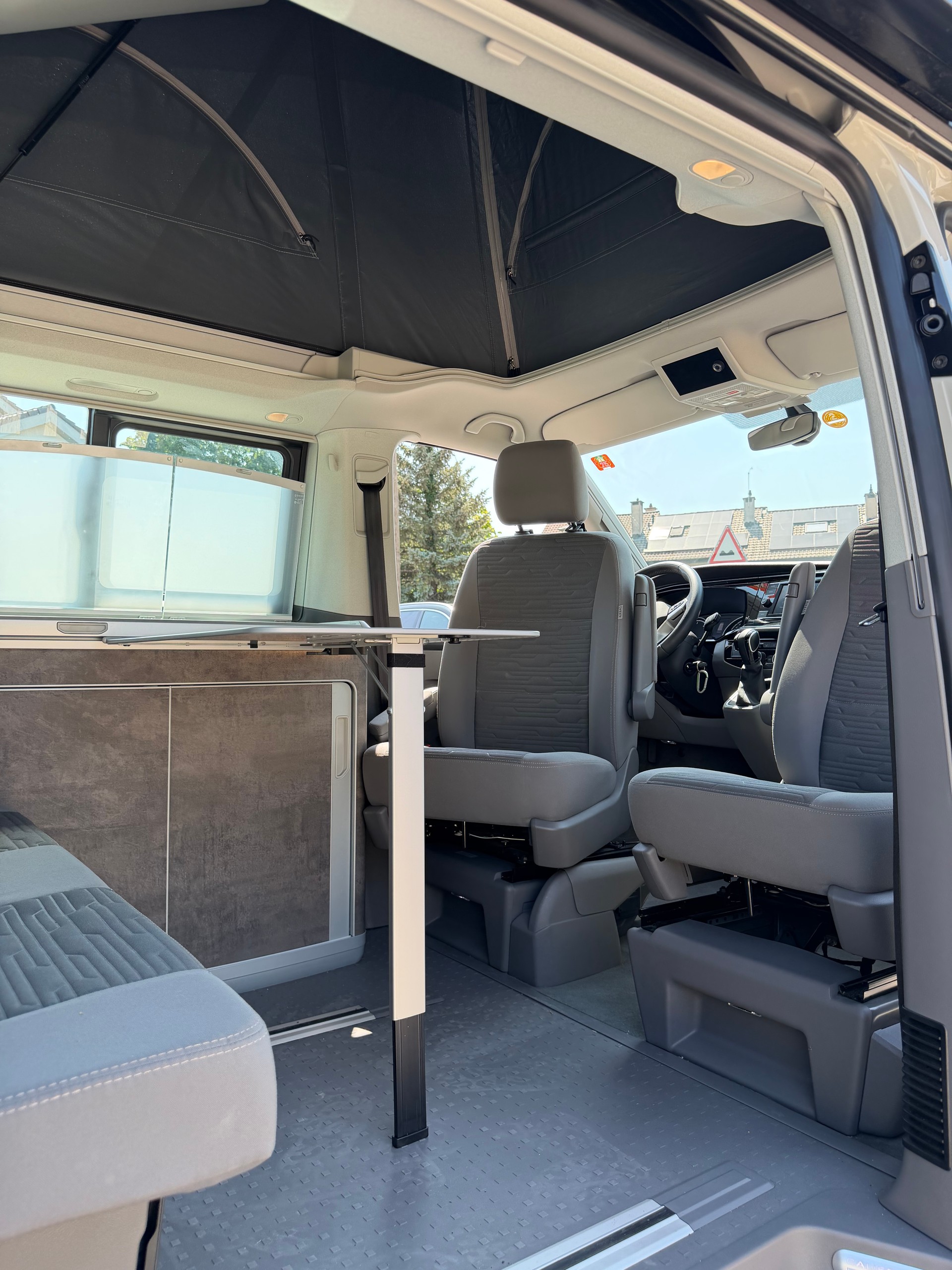 VW T6.1 California 2.0 TDI Ocean Edition Liberty DSG-image-11