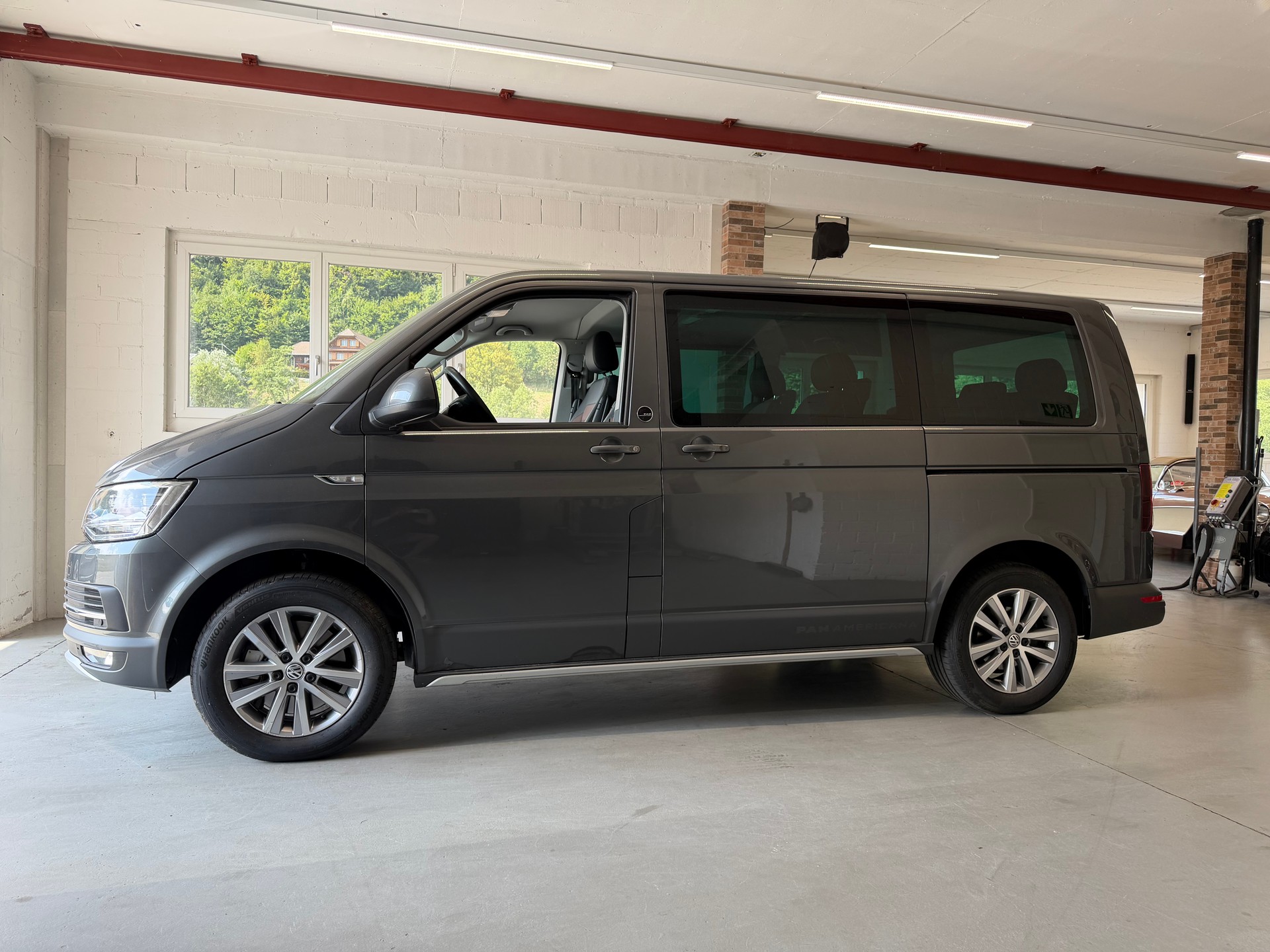 VW T6 Multivan 2.0 Bi-TDI Panamericana 4Motion DSG-image-2