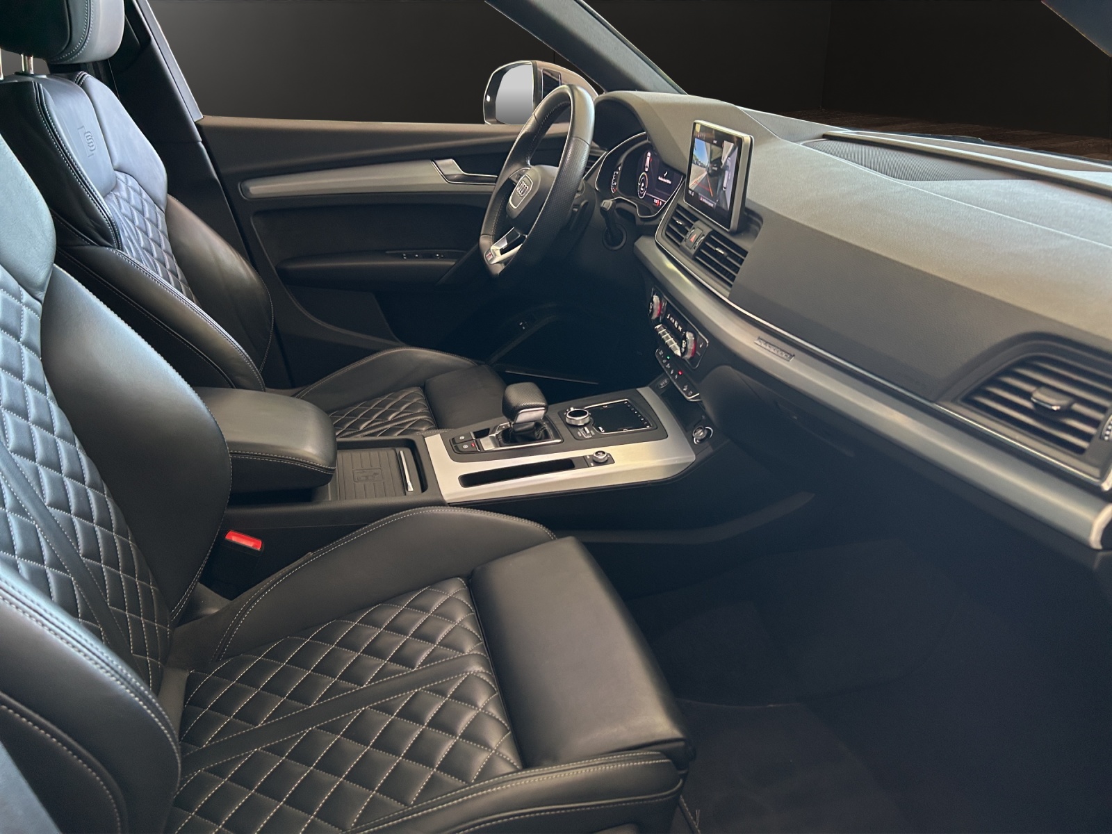 AUDI Q5 55 TFSI e sport quattro-image-13