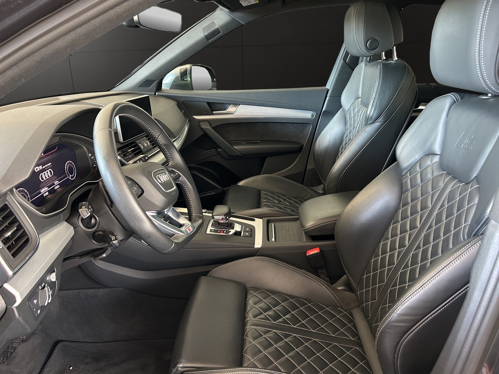 AUDI Q5 55 TFSI e sport quattro-image-6