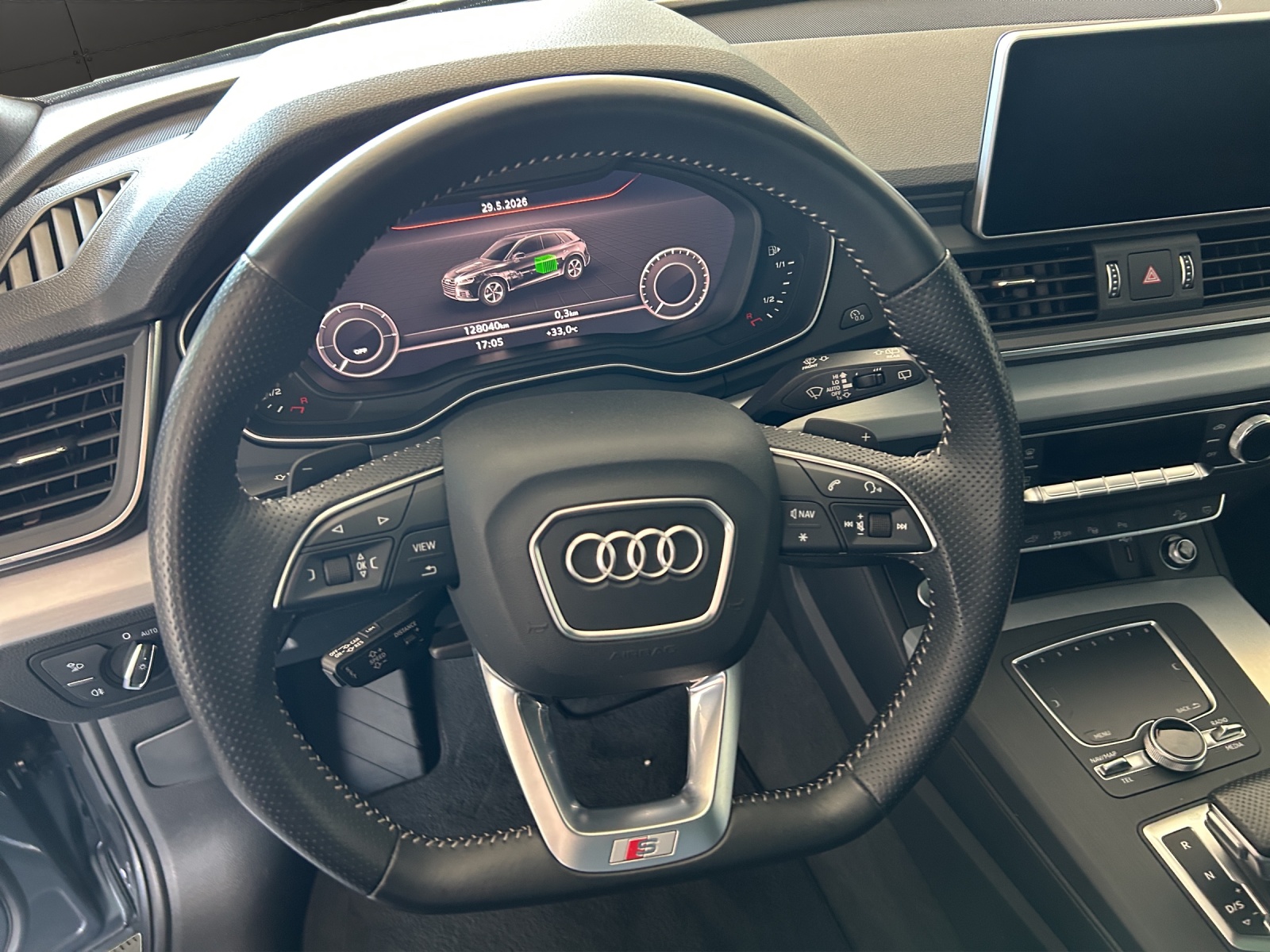AUDI Q5 55 TFSI e sport quattro-image-7