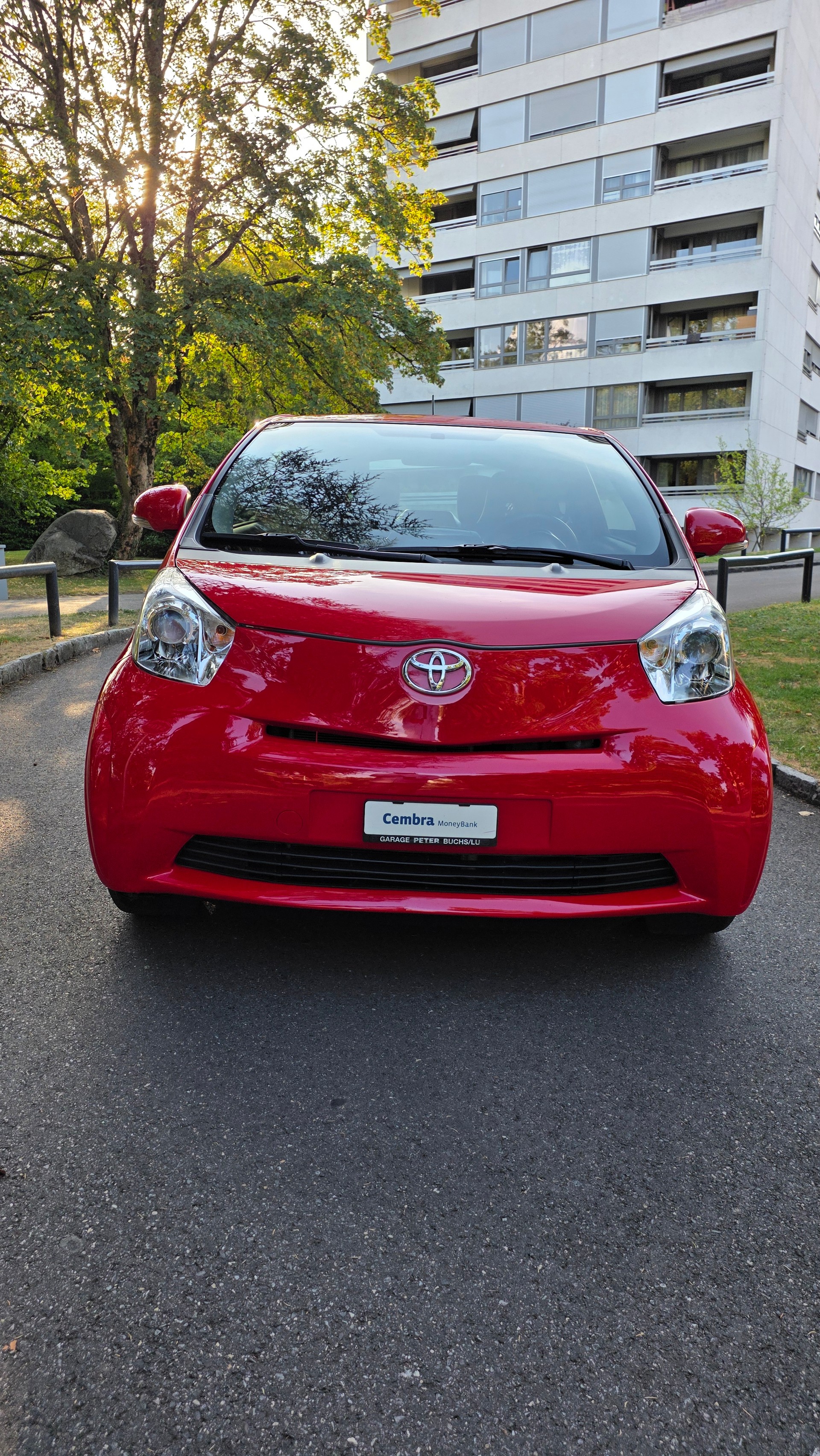 TOYOTA iQ 1.0 VVT-i Luna-image-2
