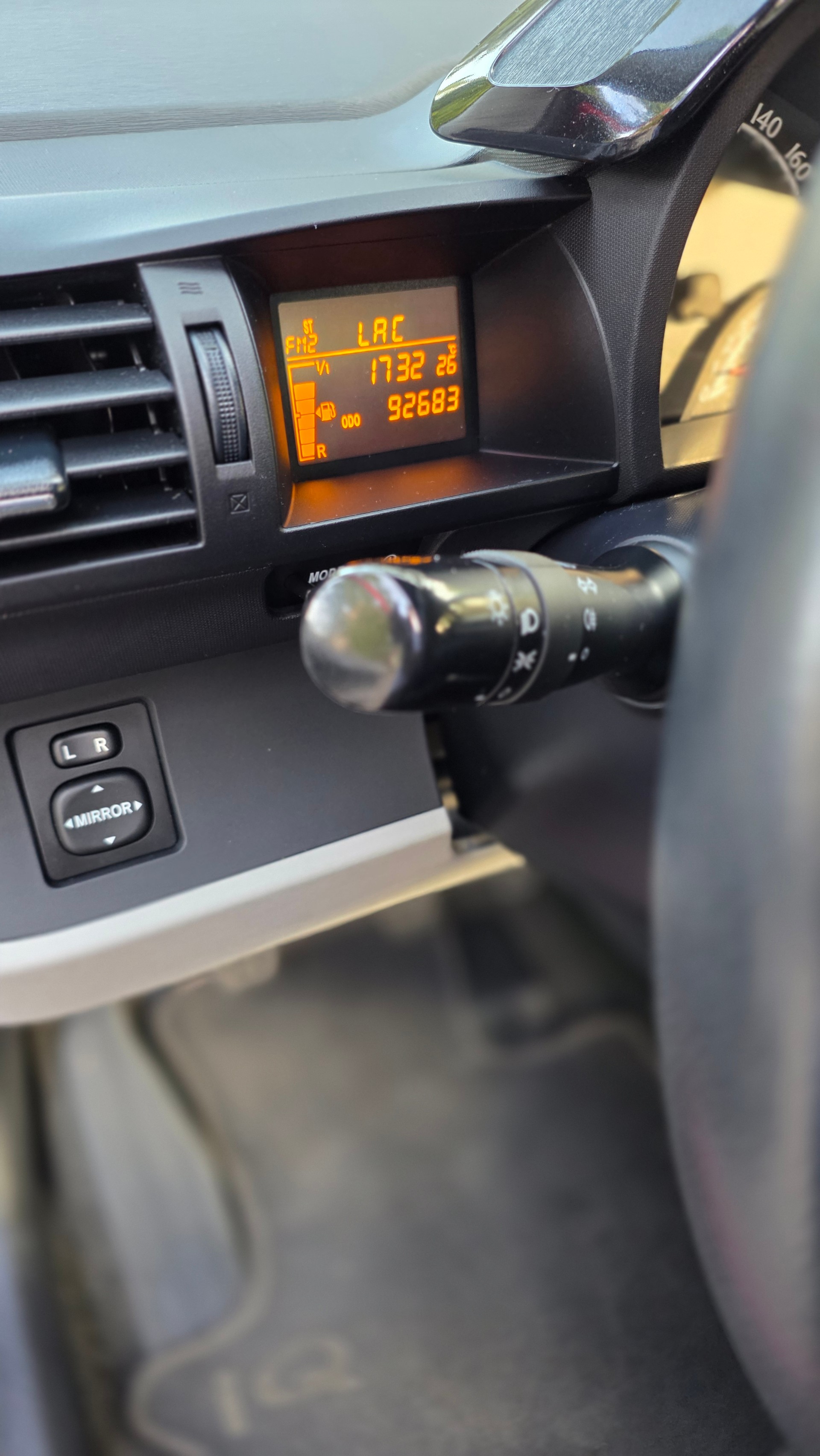 TOYOTA iQ 1.0 VVT-i Luna-image-13