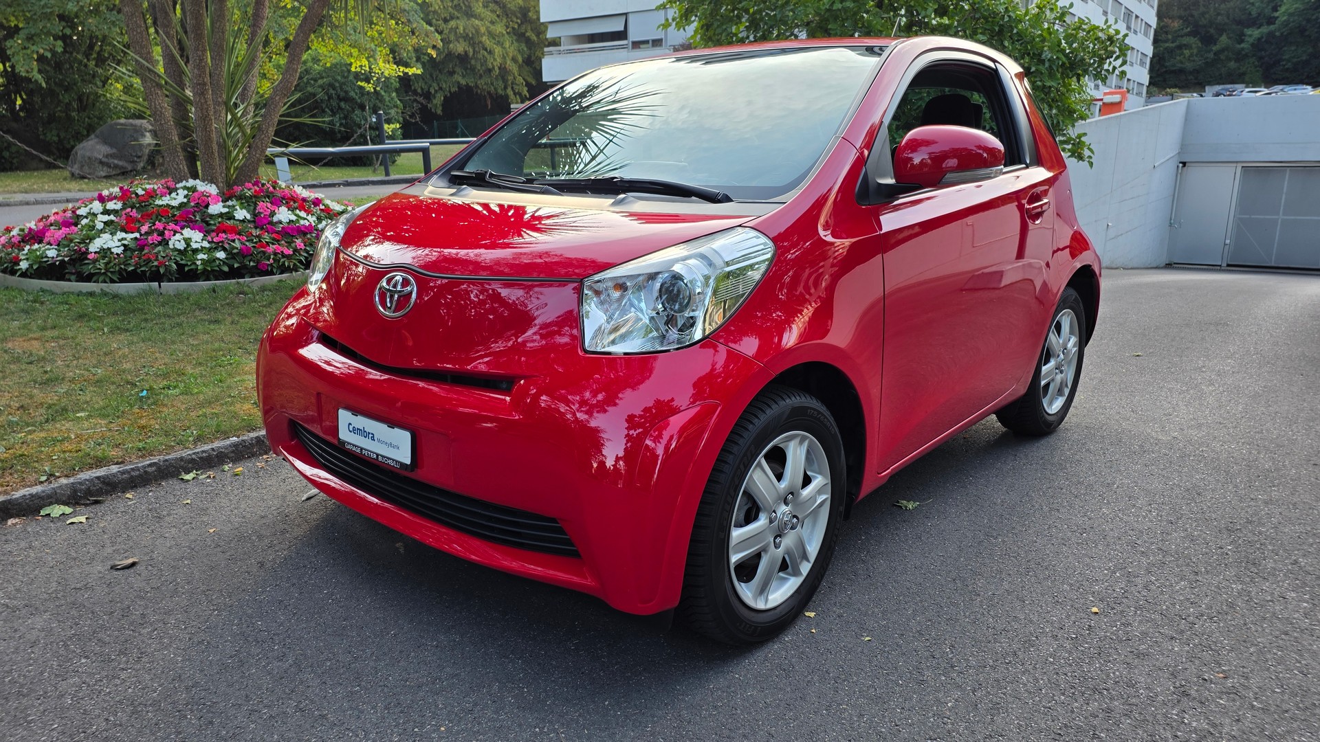 TOYOTA iQ 1.0 VVT-i Luna-image-0