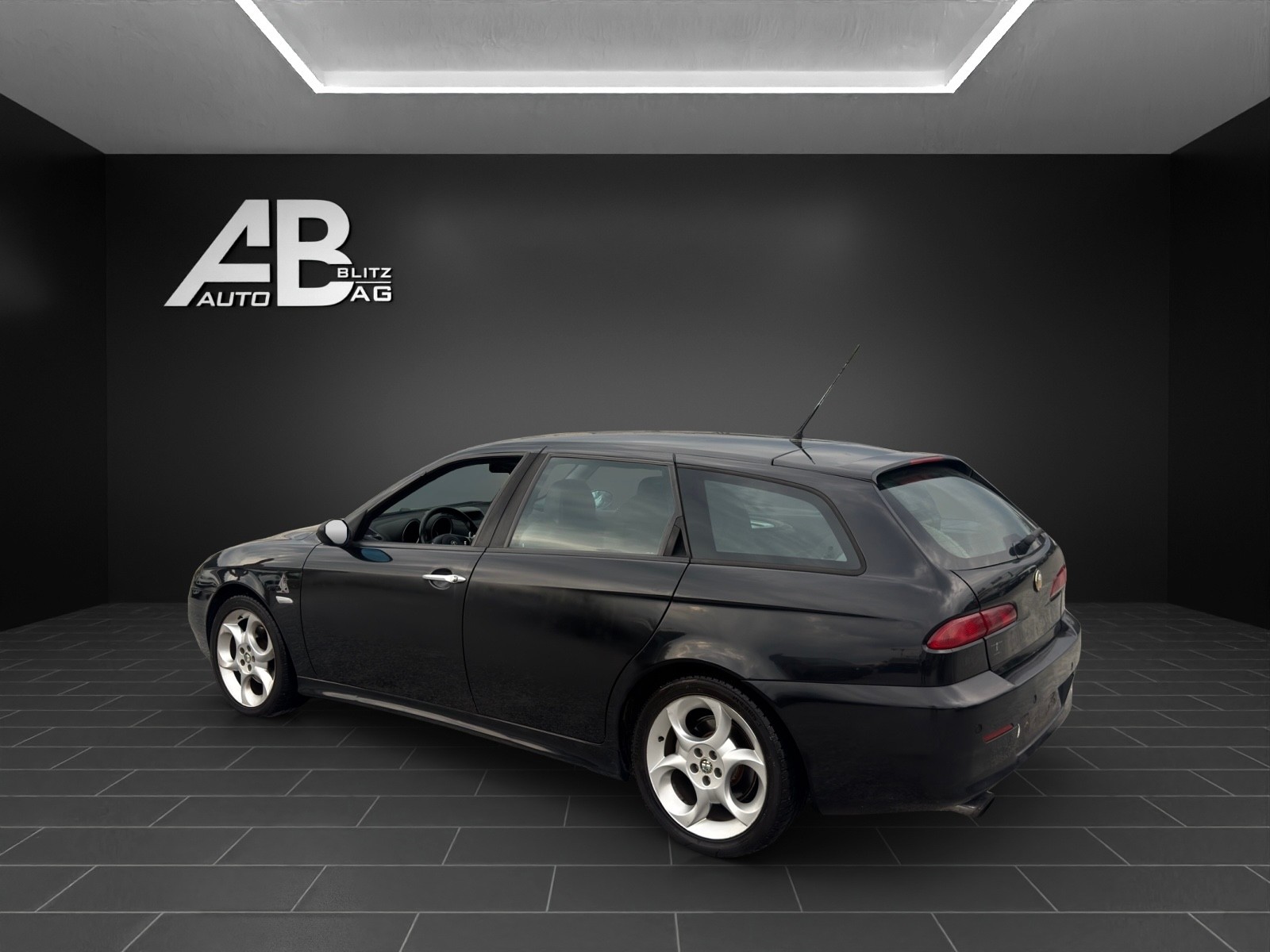 ALFA ROMEO 156 Sportwagon 2.4 JTD Ti-image-2
