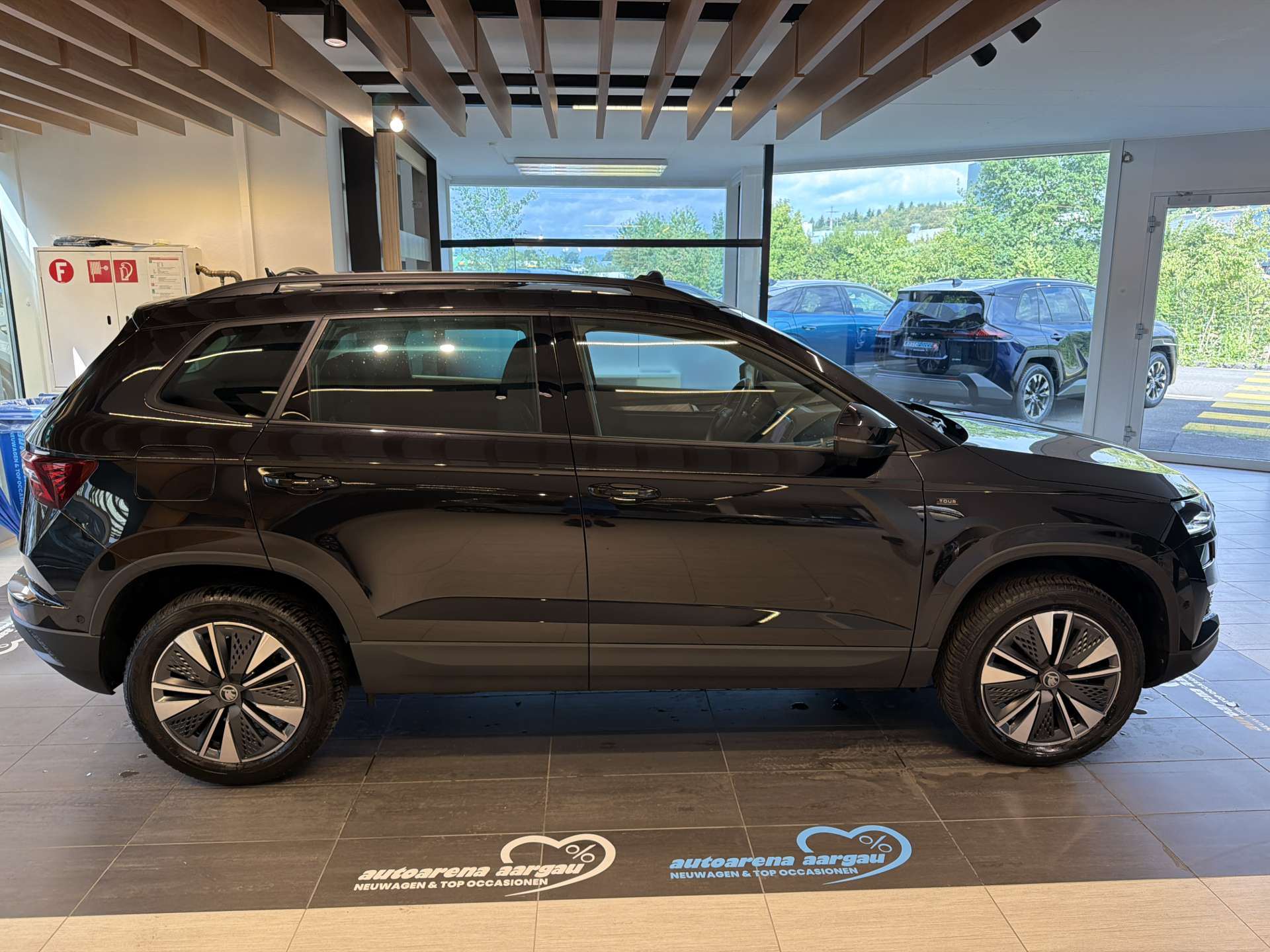 SKODA Karoq 1.5 TSi Tour DSG-Automat-image-13