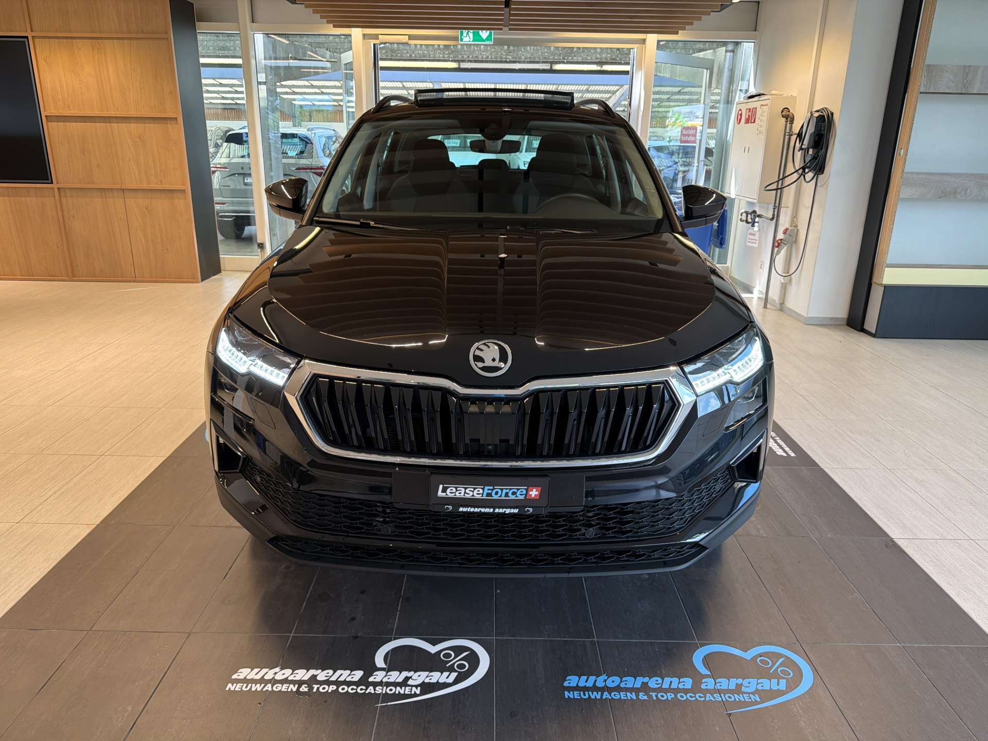 SKODA Karoq 1.5 TSi Tour DSG-Automat-image-10