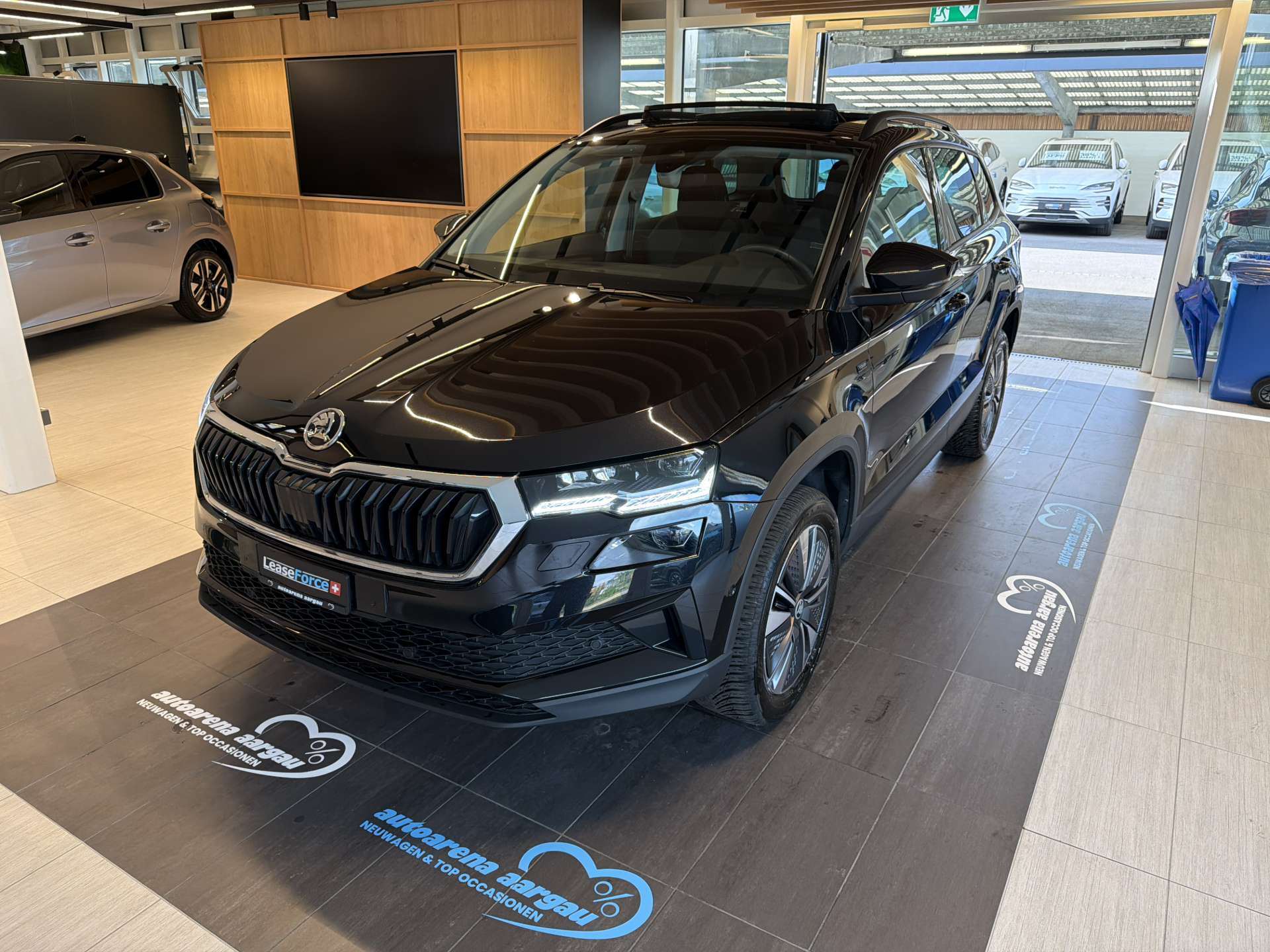 SKODA Karoq 1.5 TSi Tour DSG-Automat-image-0