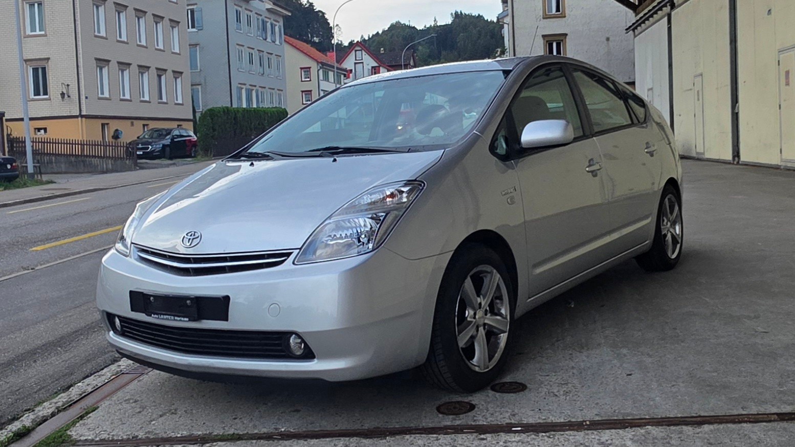 TOYOTA Prius 1.5 16V Hybrid Limited-image-0