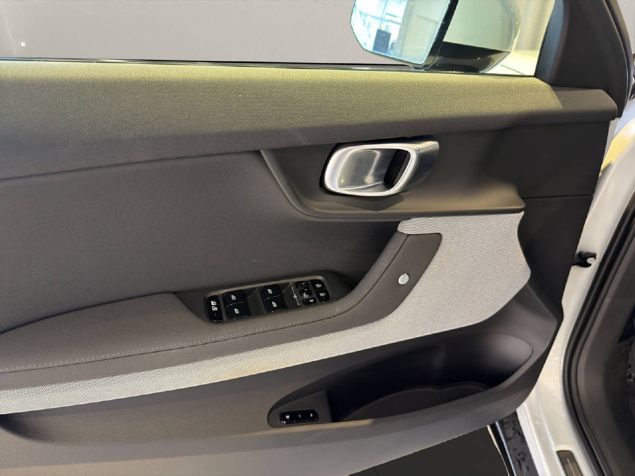 POLESTAR 2 Long Range Dual Motor-image-14