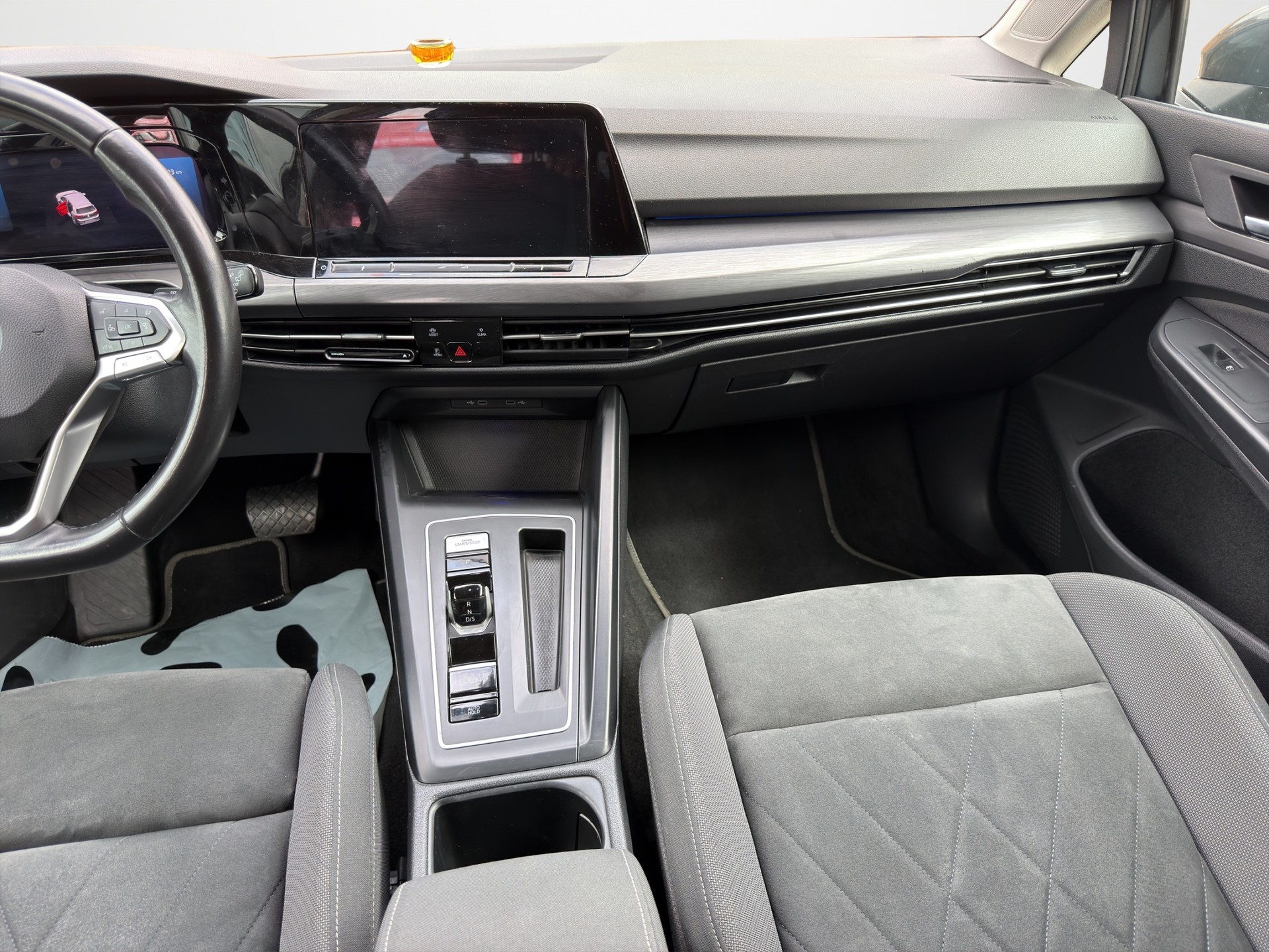 VW Golf 1.5 eTSI mHEV ACT First Edition DSG-image-10