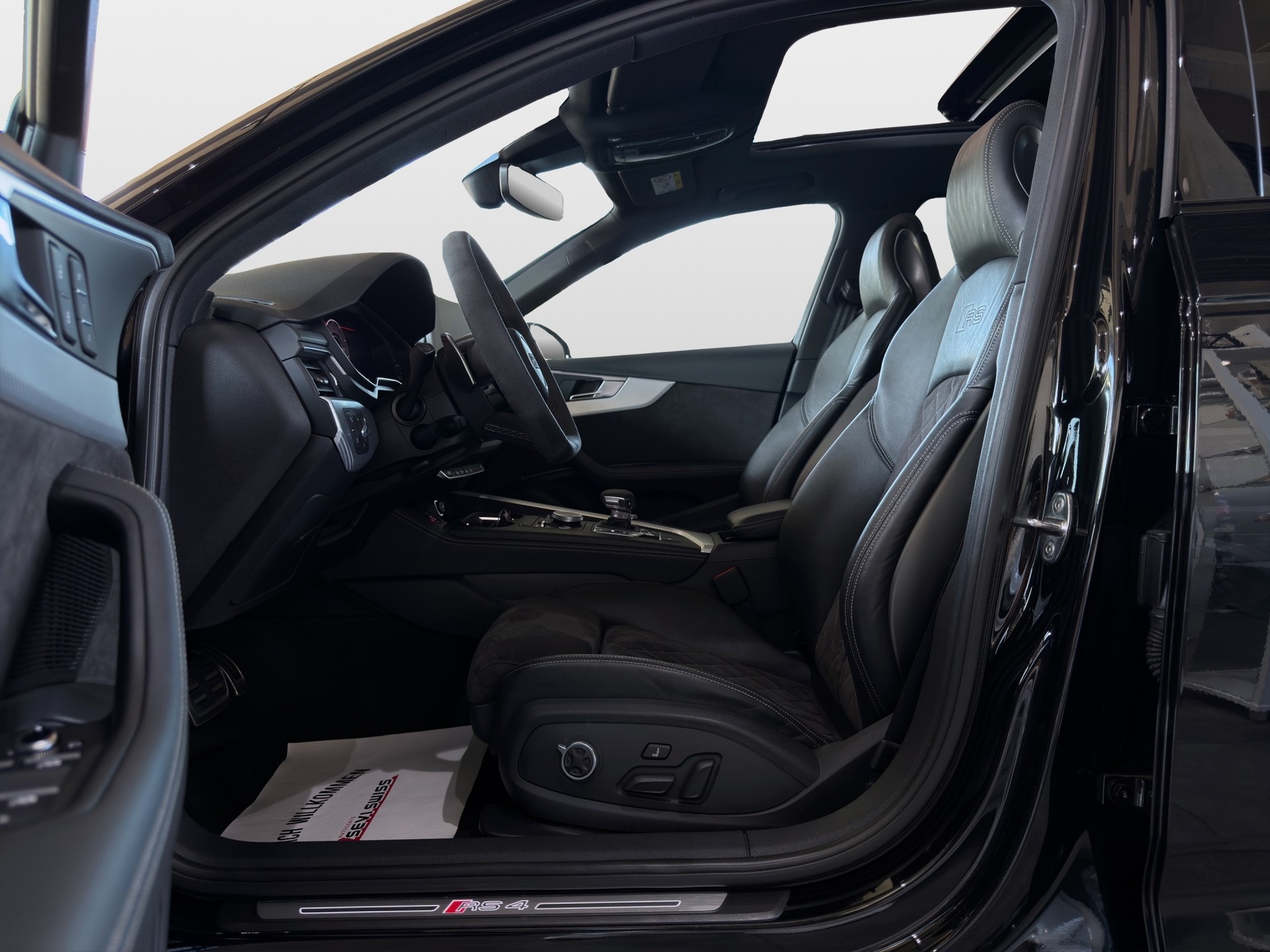 AUDI RS4 Avant 2.9 TFSI quattro tiptronic*Ab MFK,1 Jahr oder 20000km Garantie auf Motor und Getriebe inkl.*-image-9
