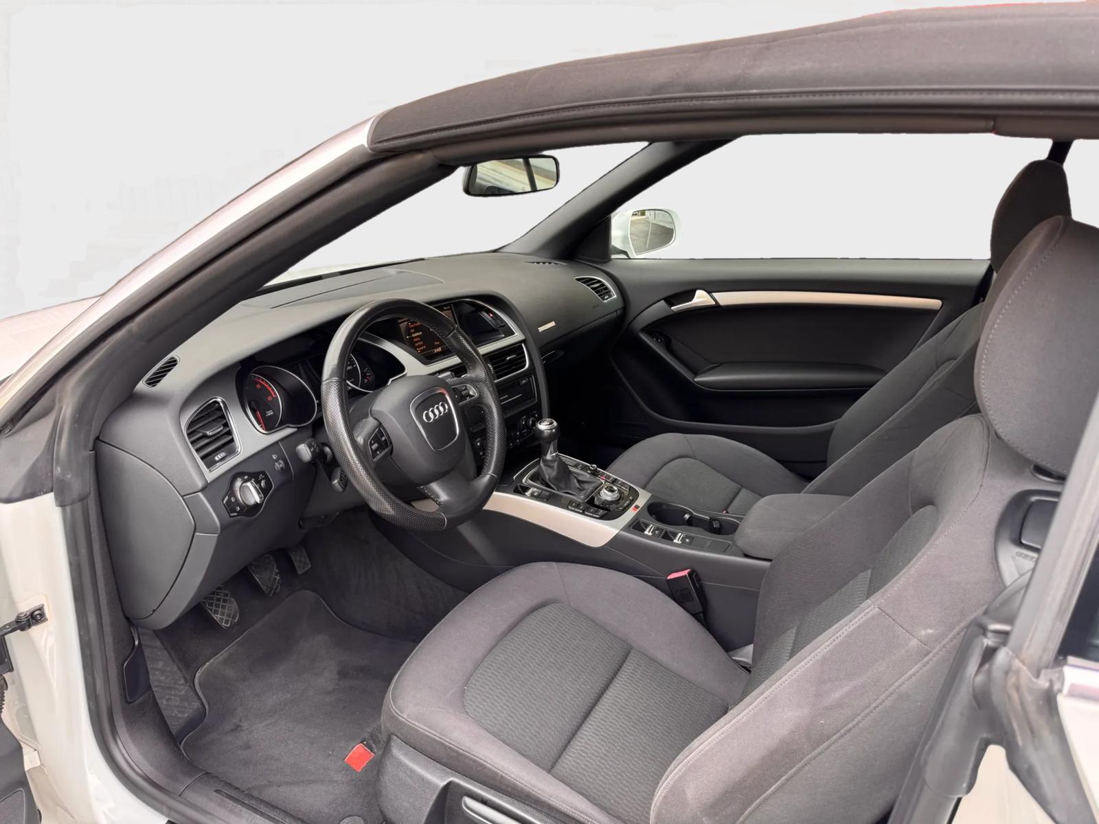 AUDI A5 Cabriolet 2.0 TDI-image-9