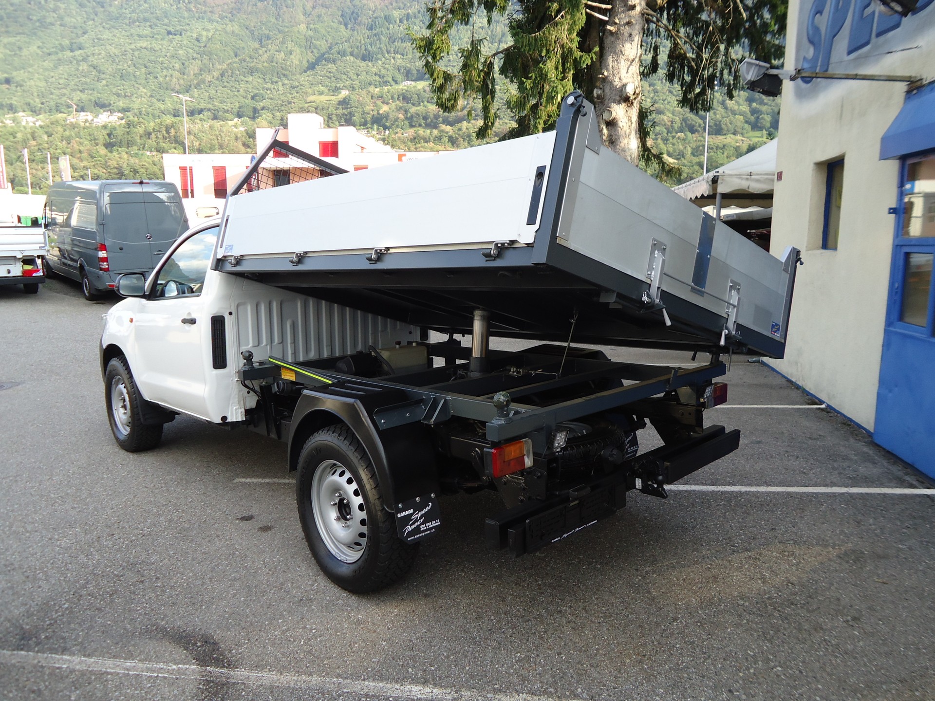 TOYOTA Single Cab Luna - Ponte Ribaltabile - Gancio Traino KG. 3250 - Aumento del carico Utile KG. 1285 Certificato "DTC"-image-2