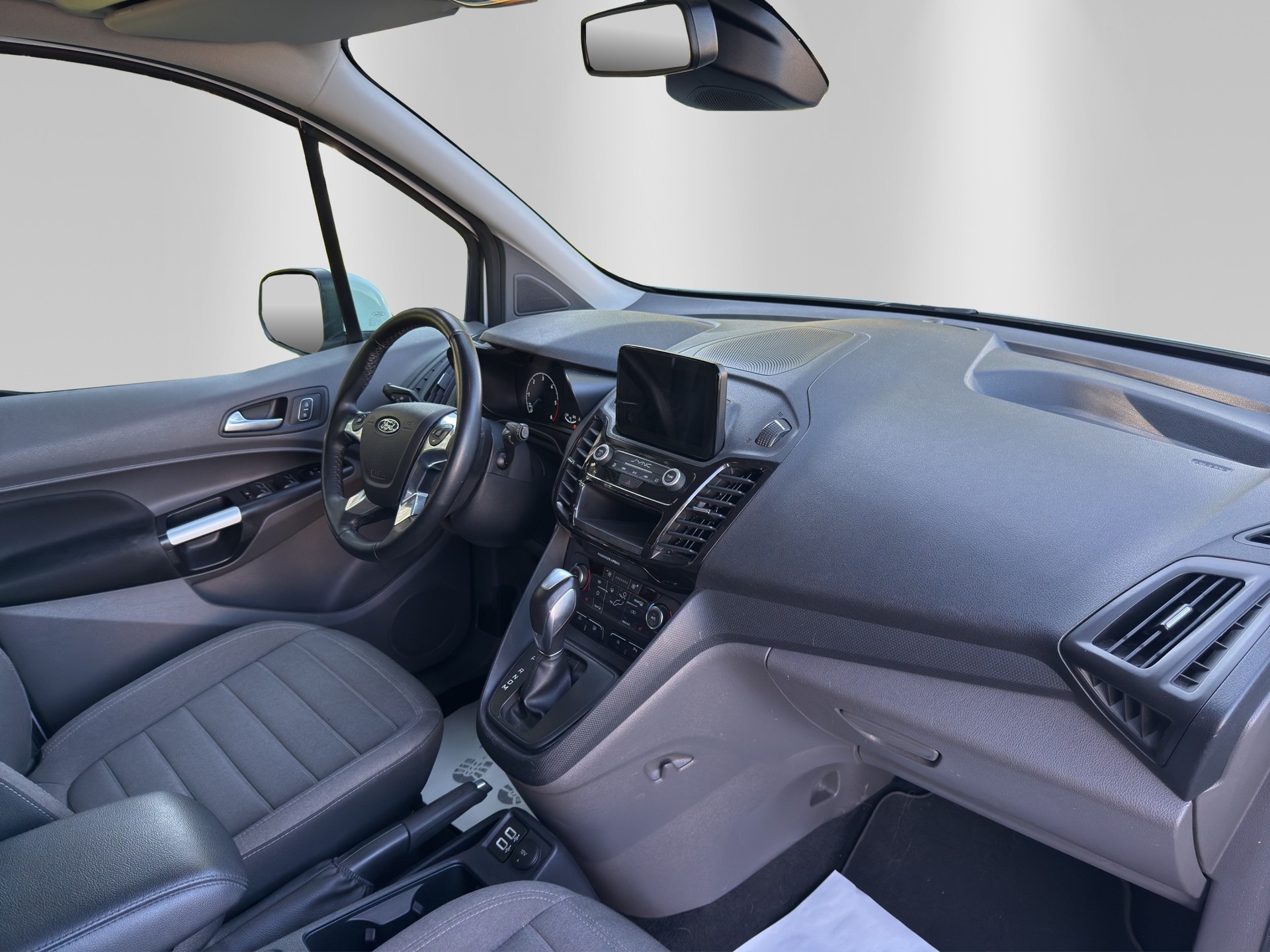 FORD Grand Tourneo Connect 1.5 EcoBlue Titanium Automat-image-13