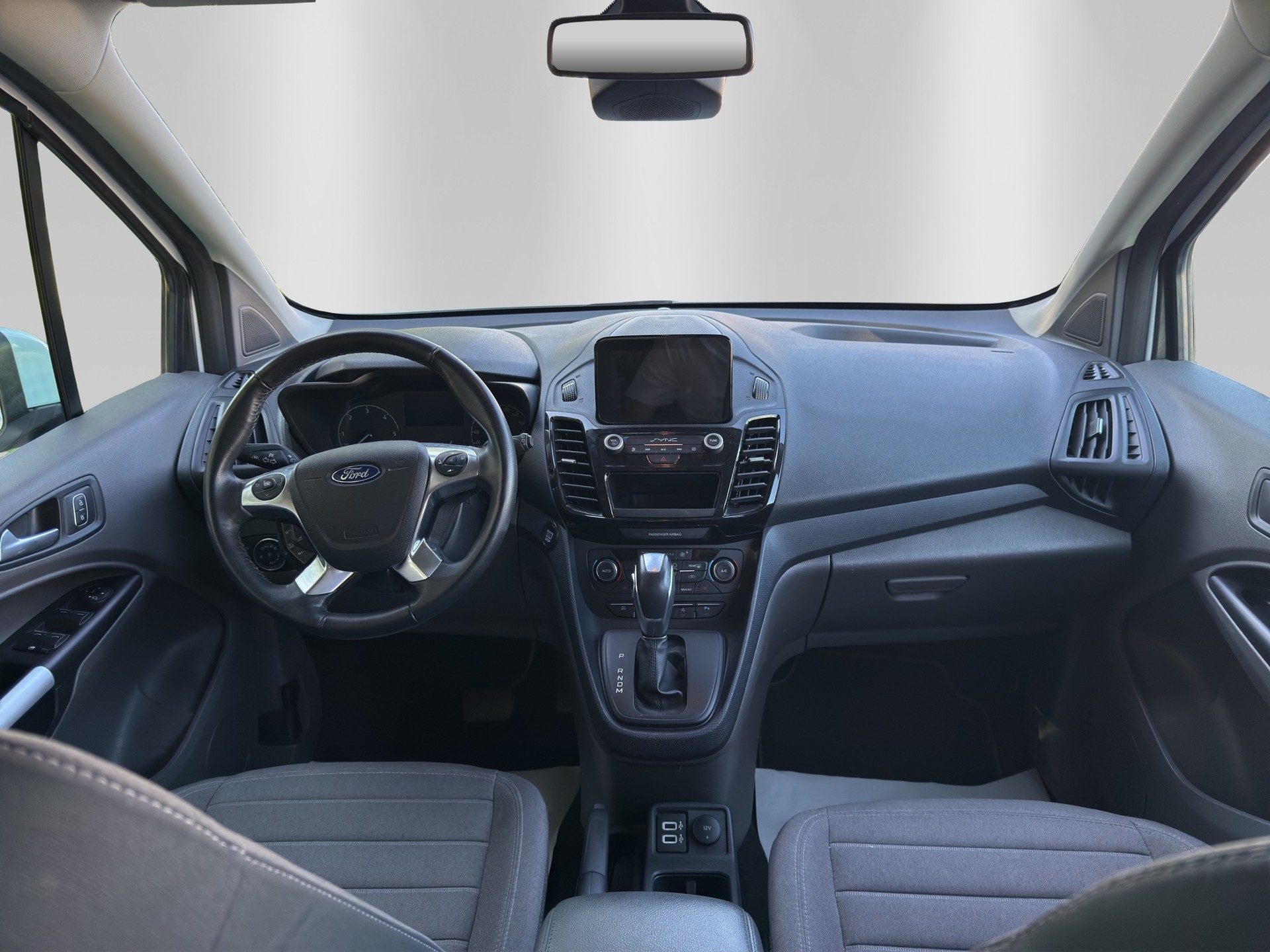 FORD Grand Tourneo Connect 1.5 EcoBlue Titanium Automat-image-9