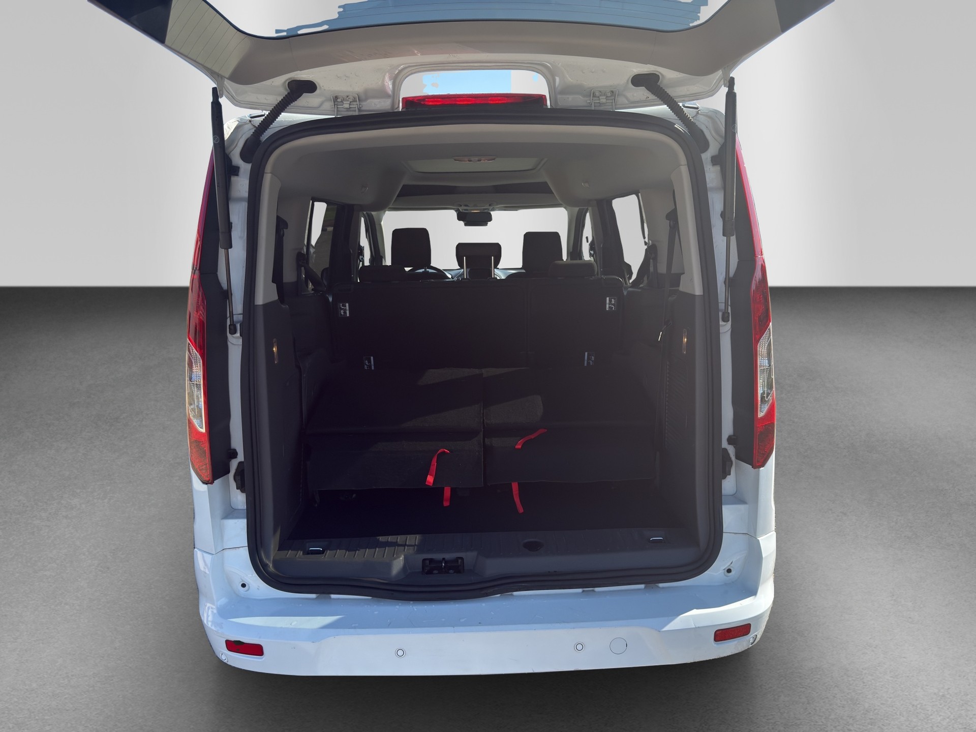 FORD Grand Tourneo Connect 1.5 EcoBlue Titanium Automat-image-18