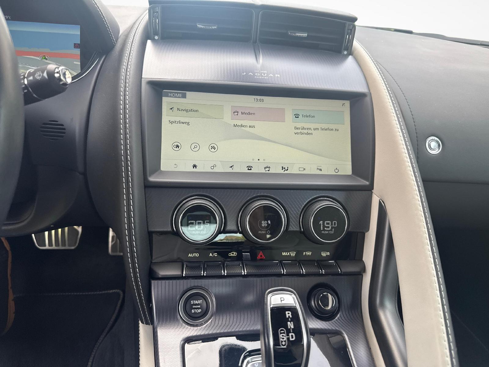 JAGUAR F-Type Coupé 2.0 R-Dynamic-image-11