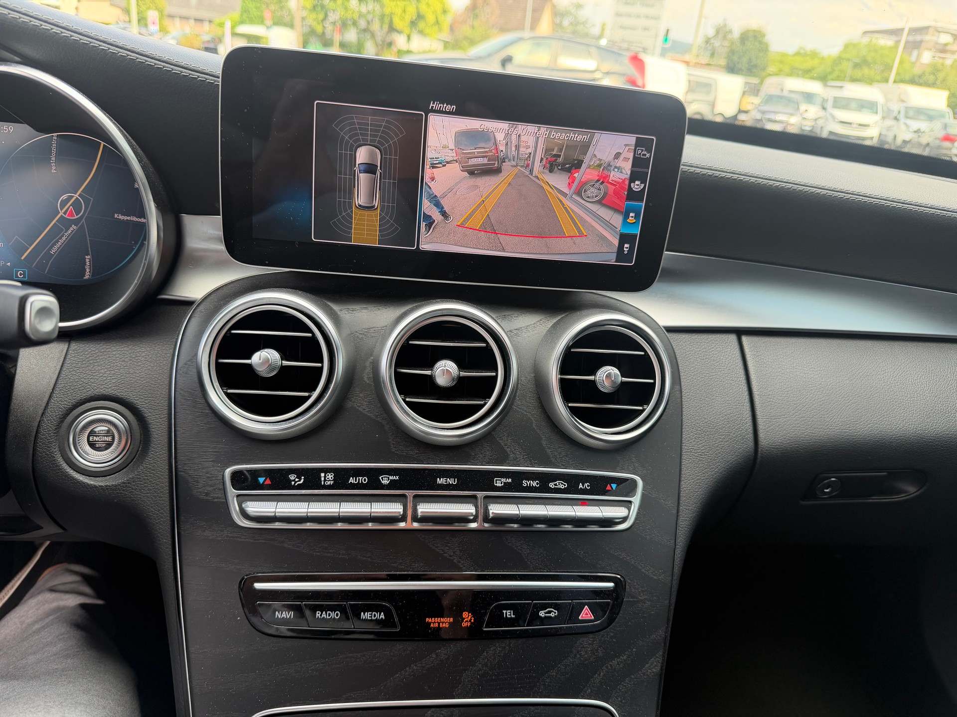 MERCEDES-BENZ C 400 AMG Line 4Matic 9G-Tronic-image-13