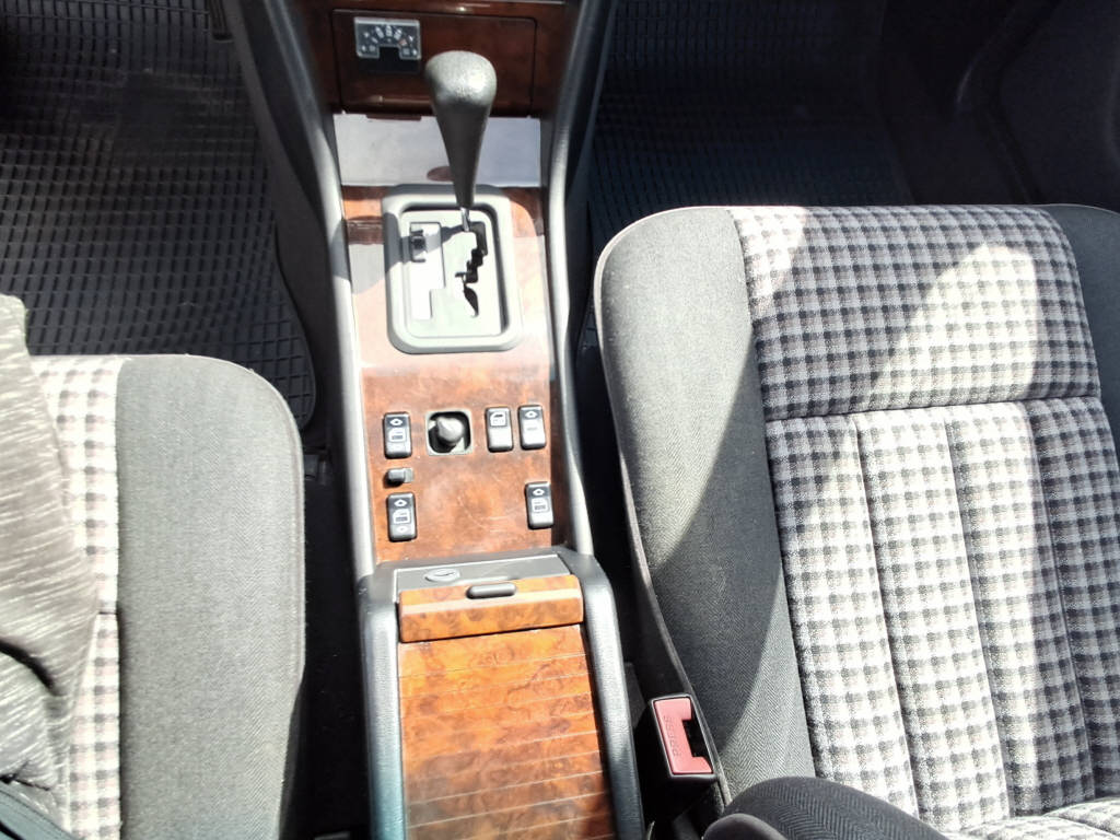 MERCEDES-BENZ E 280-image-11