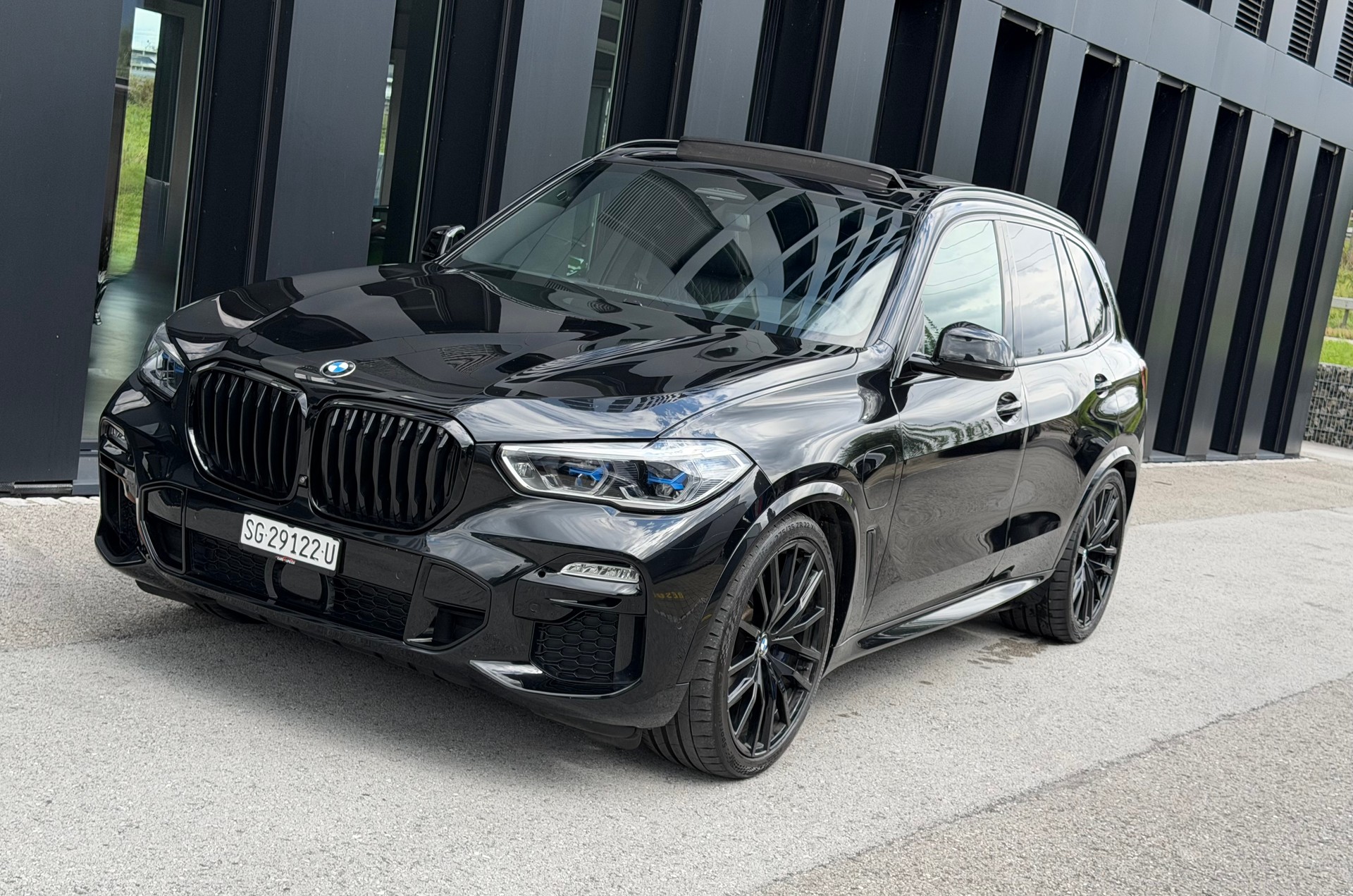 BMW X5 xDrive45e♦️NEUE Batterie*Topzustand*CH Fahrzeug♦️-image-9