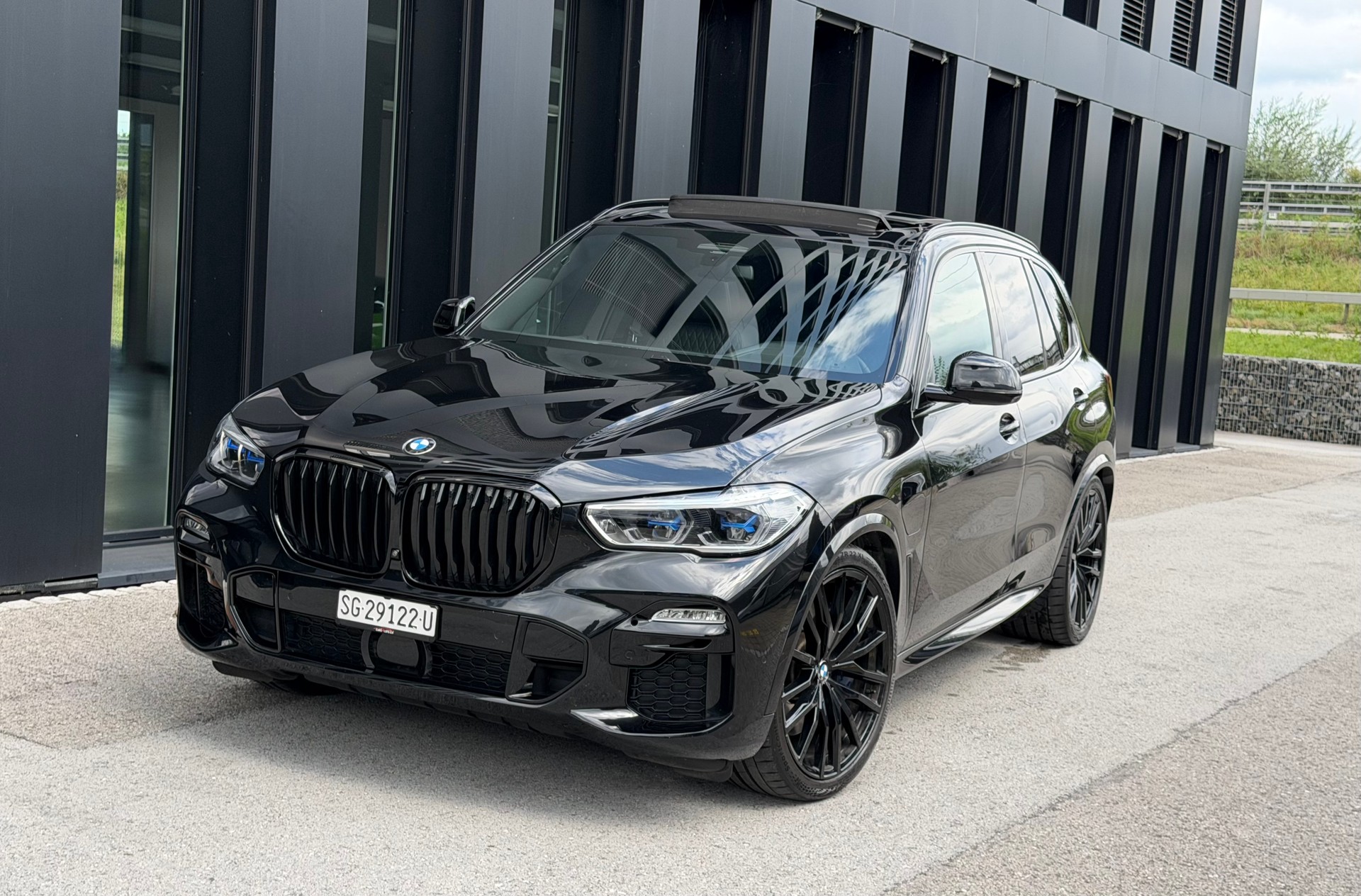 BMW X5 xDrive45e♦️NEUE Batterie*Topzustand*CH Fahrzeug♦️-image-0