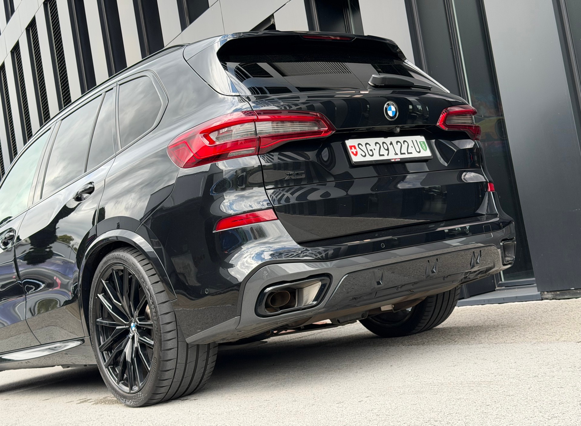 BMW X5 xDrive45e♦️NEUE Batterie*Topzustand*CH Fahrzeug♦️-image-4