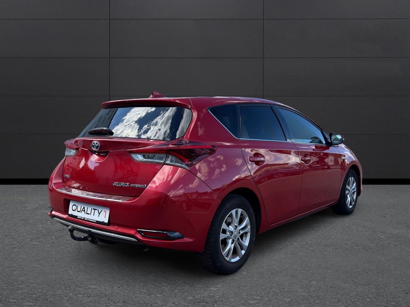 TOYOTA Auris 1.8 HSD Luna e-CVT-image-4