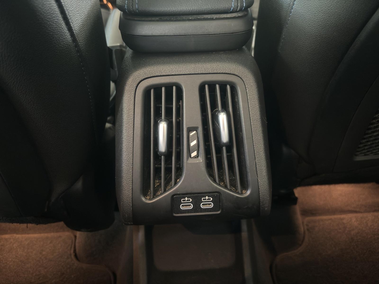 BMW X1 23i xDrive paddles-image-20