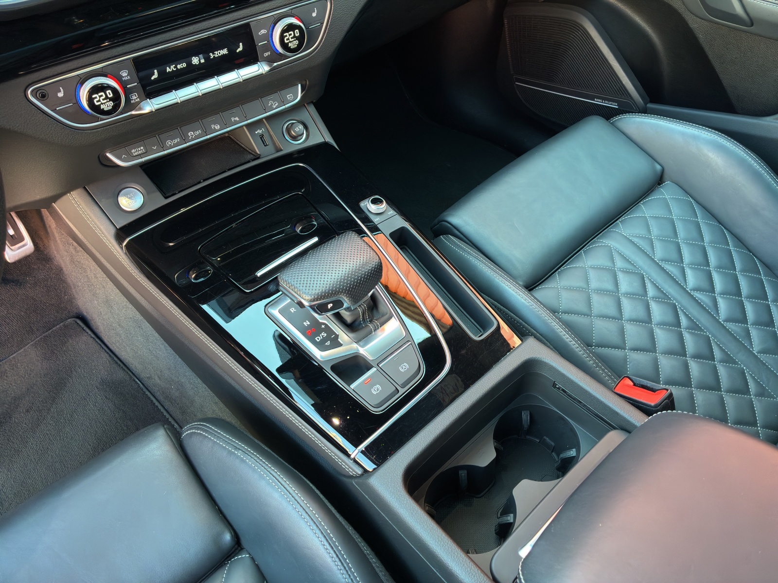 AUDI Q5 Sportback 45 TFSI S line quattro S-tronic-image-14