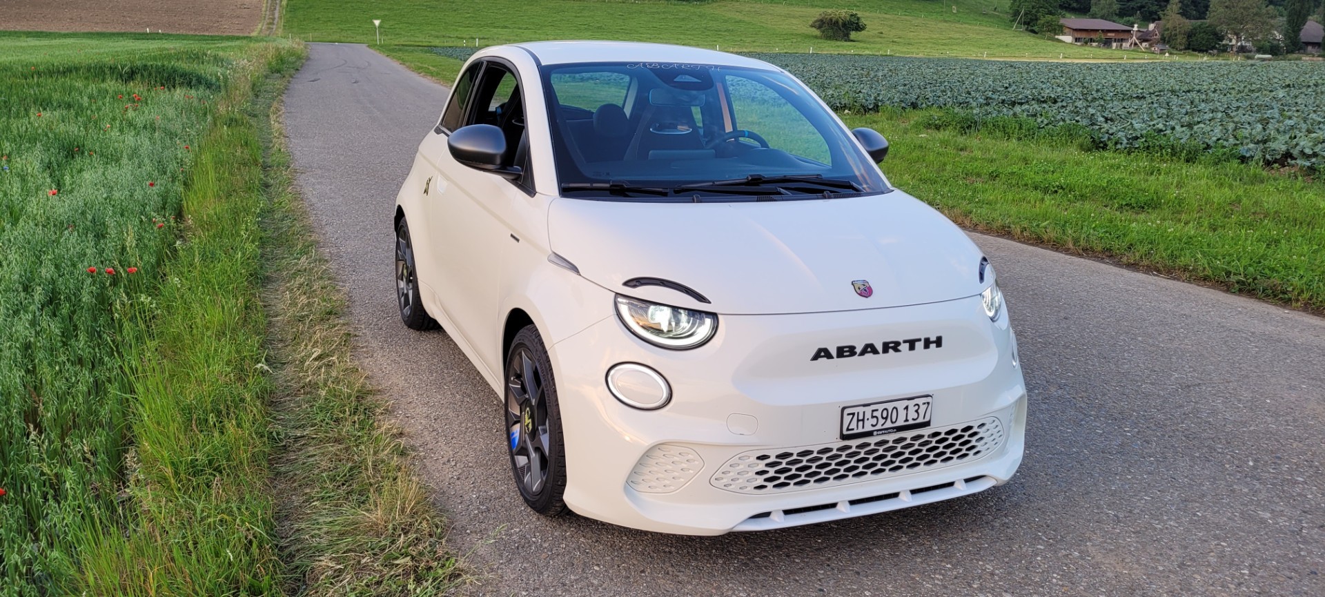 FIAT Abarth 500e-image-7
