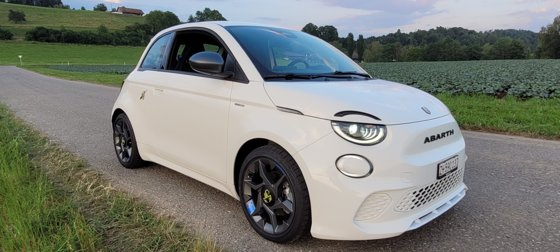FIAT Abarth 500e-image-0