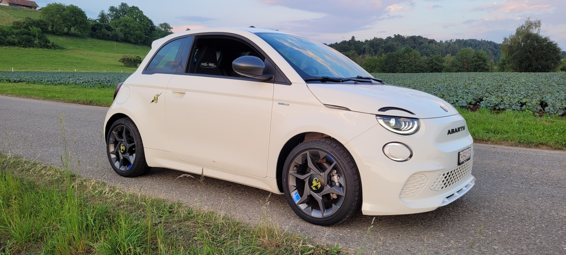 FIAT Abarth 500e-image-15