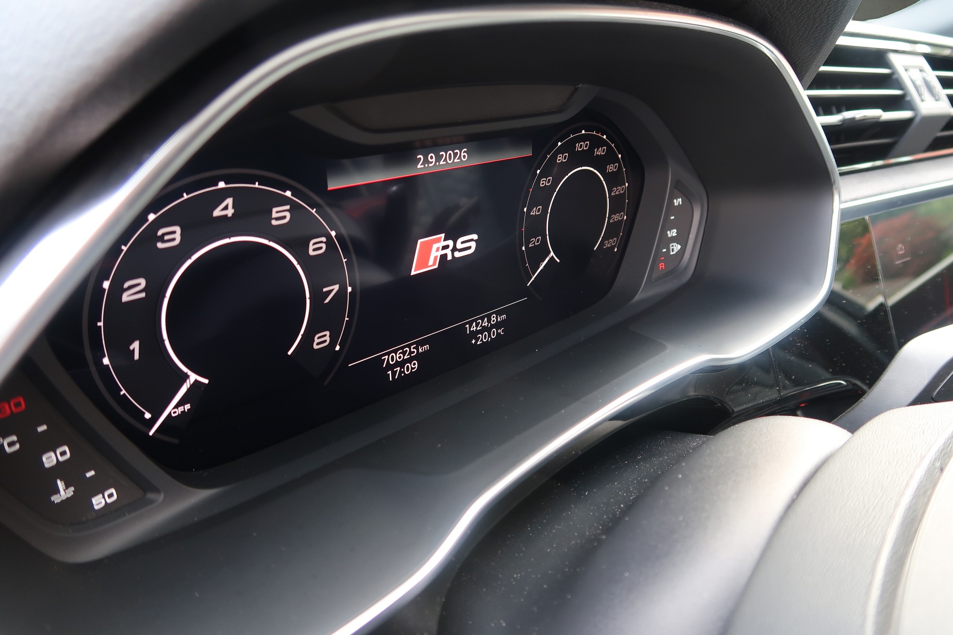 AUDI RS Q3 Sportback edition 10 years quattro S tronic-image-17
