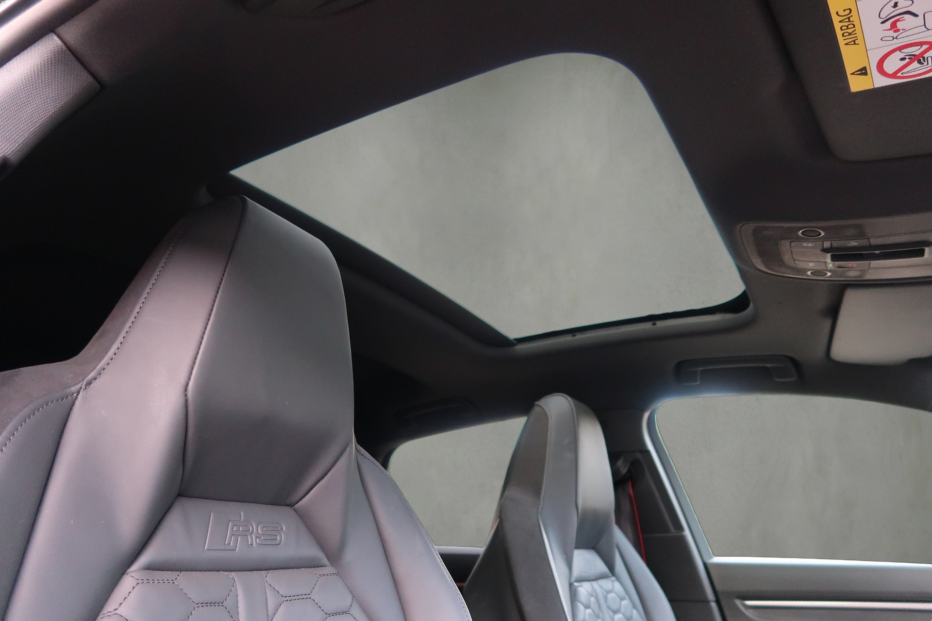 AUDI RS Q3 Sportback edition 10 years quattro S tronic-image-23