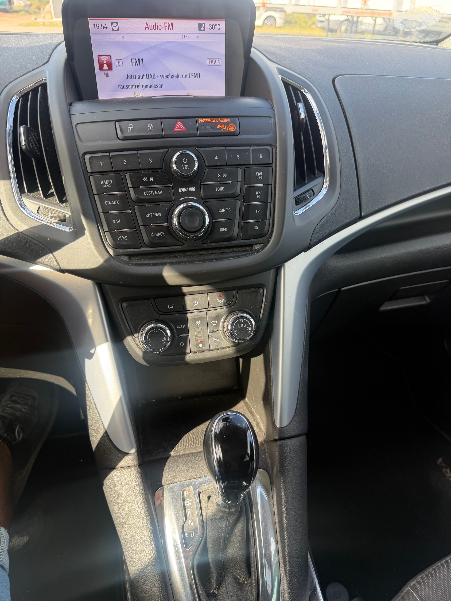 OPEL Zafira Tourer 1.6i 16V Turbo Cosmo Automatic-image-10