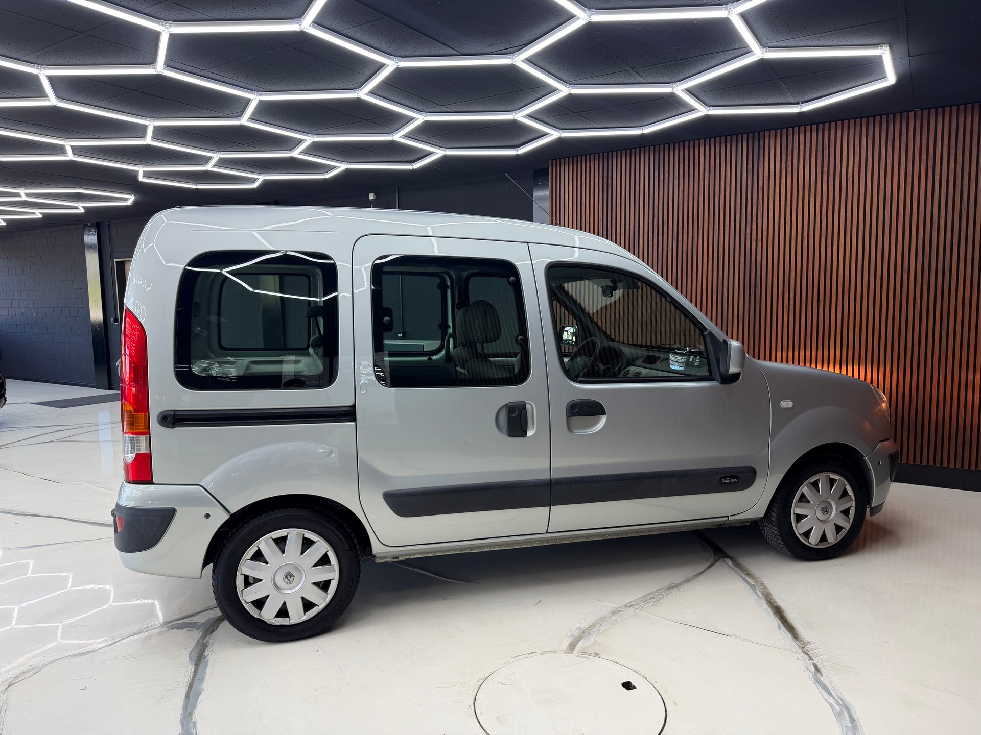 RENAULT Kangoo 1.6 16V Expression-image-5